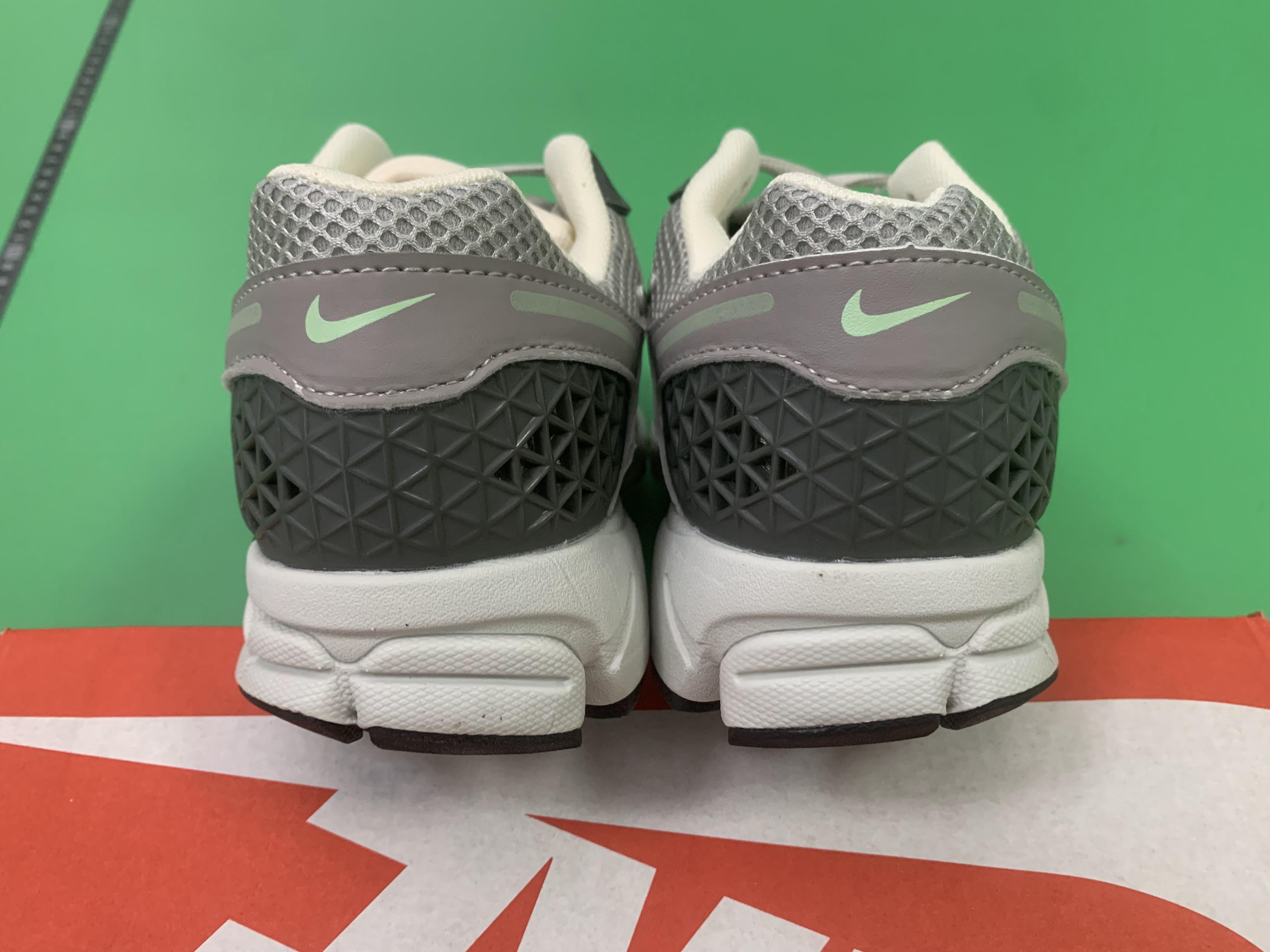 Nike Zoom Running Shoes in Various Colors -6