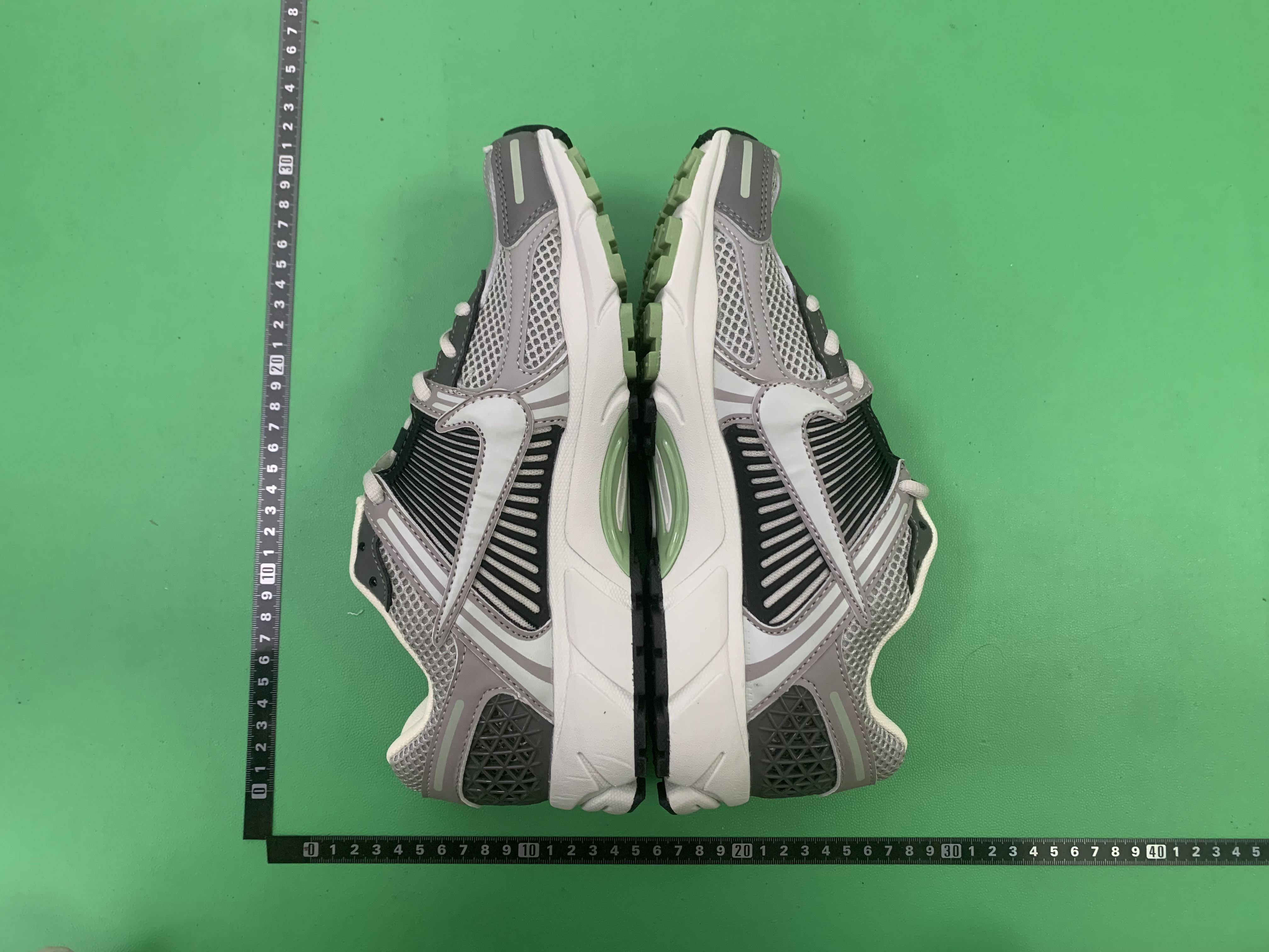 Nike Zoom Running Shoes in Various Colors -5