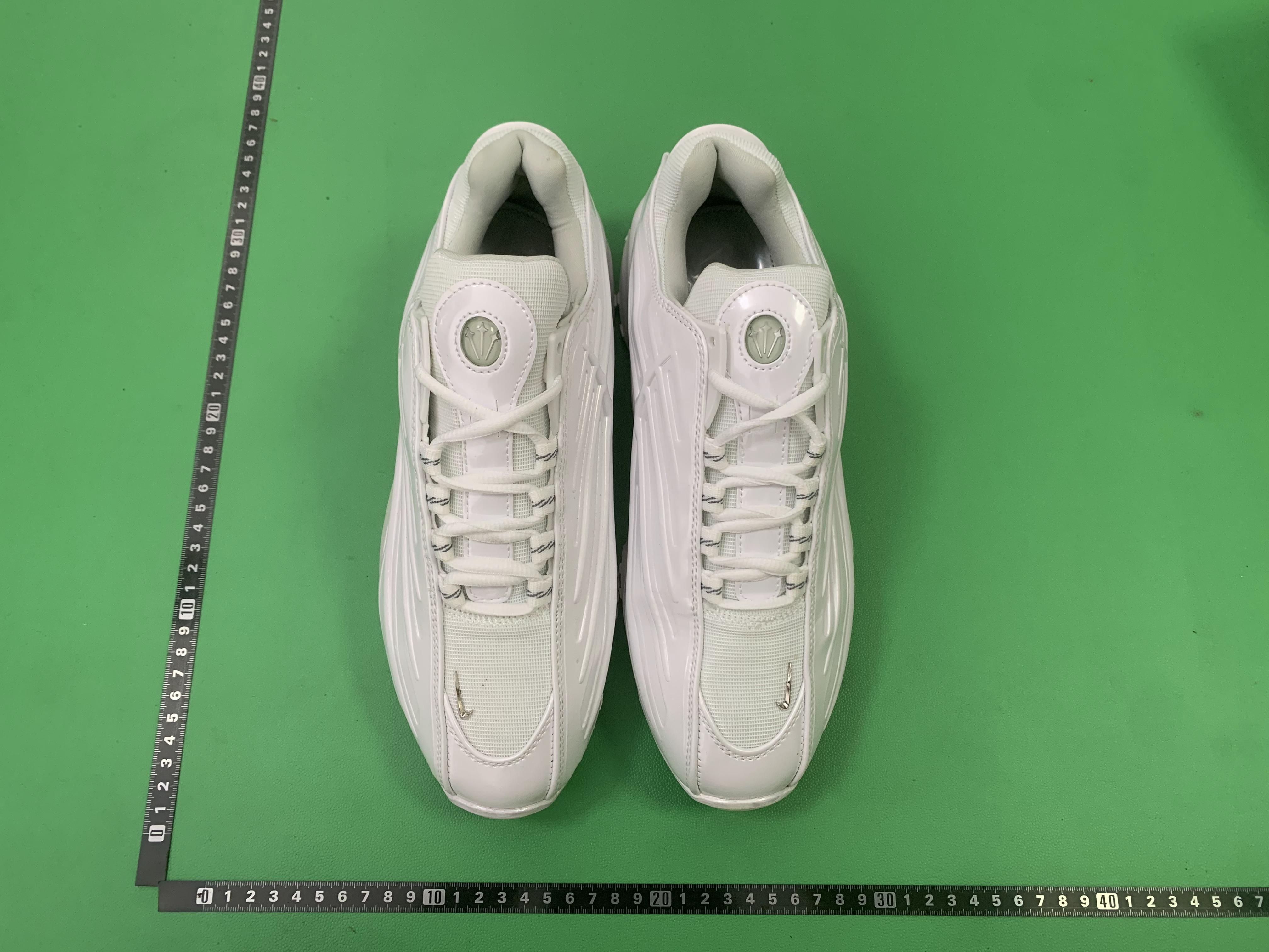 Nike Air Max Sneakers in Various Colors -2