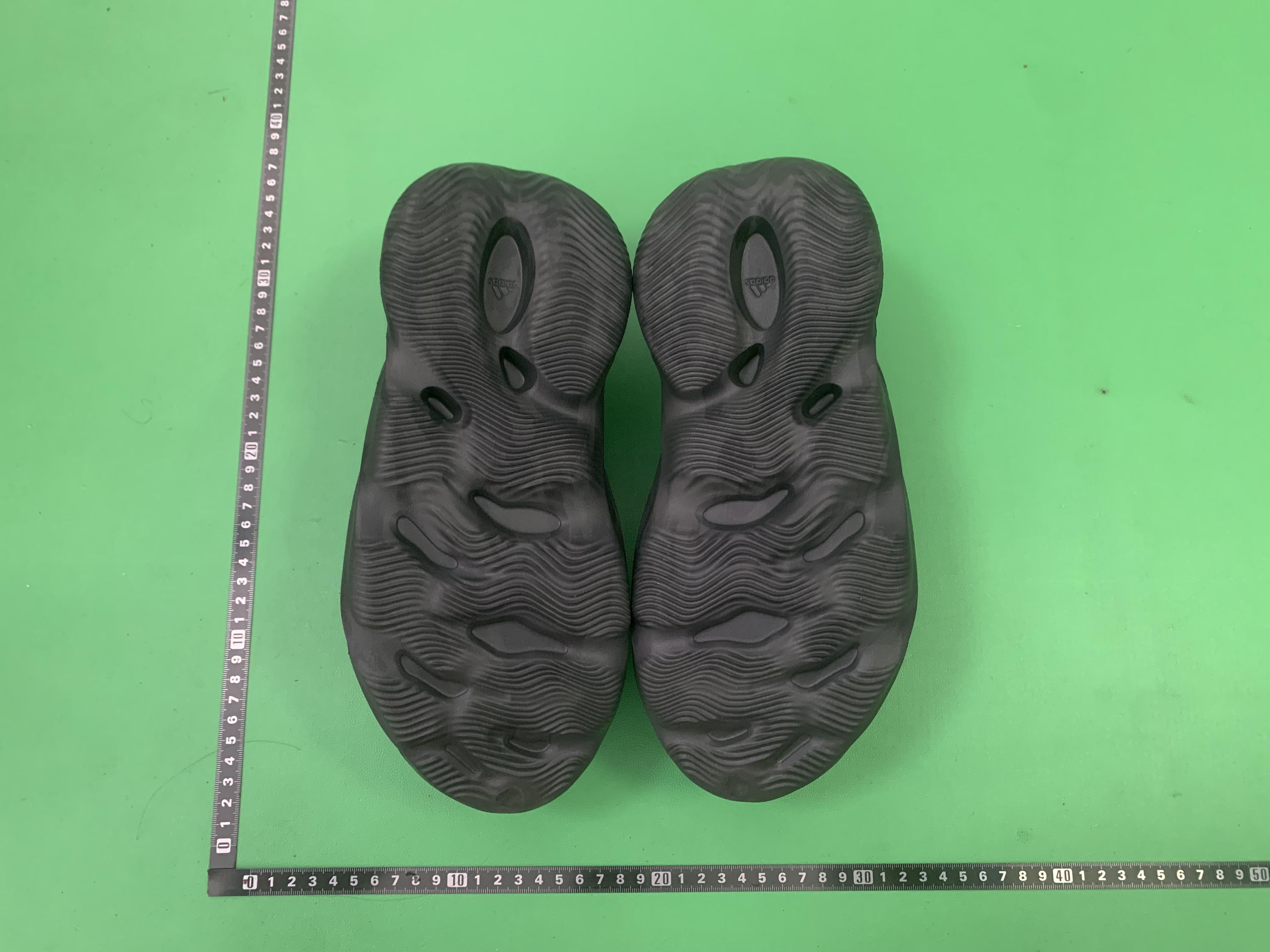 Yeezy Foam RNLR Sneakers -2