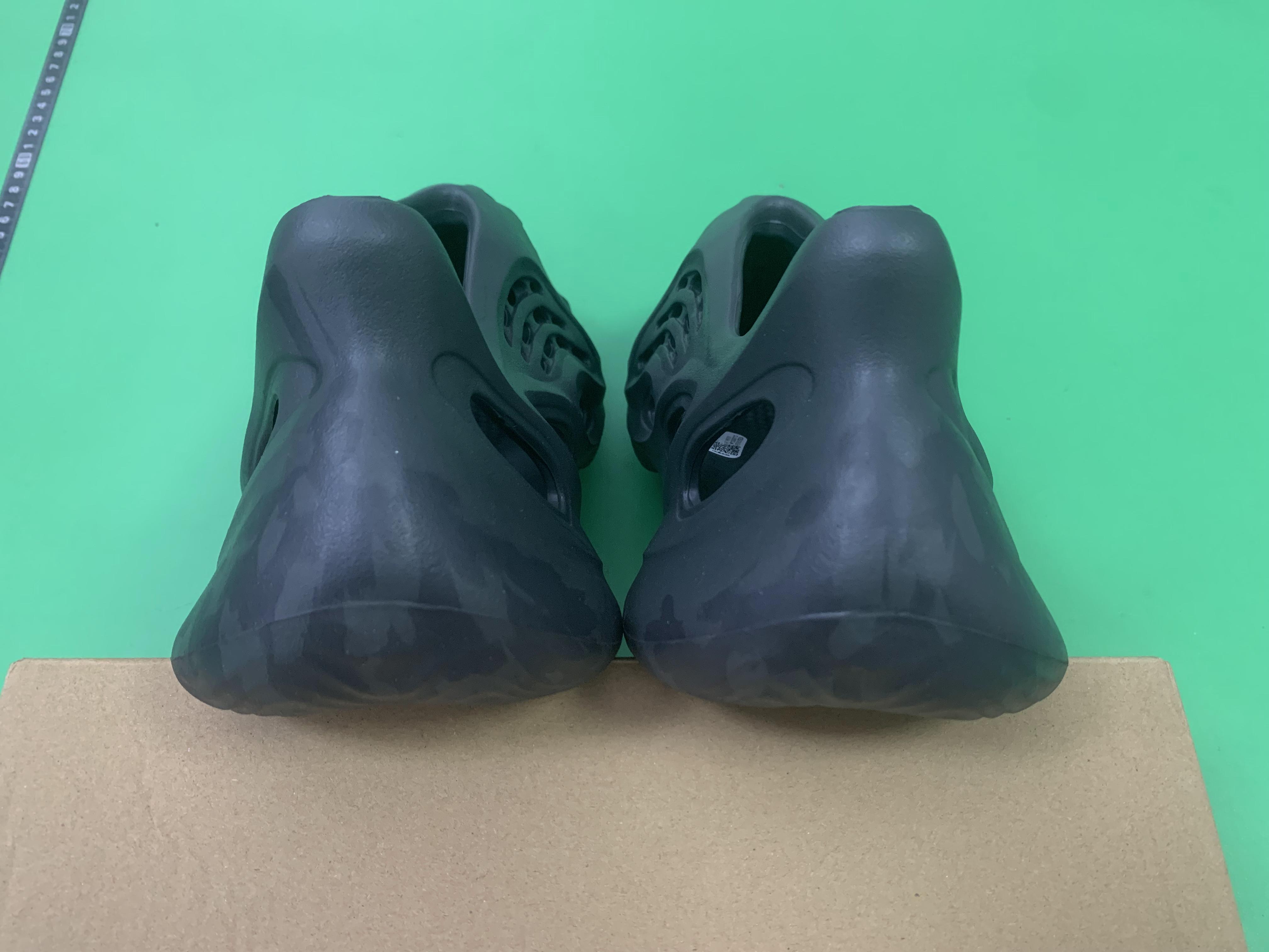 Yeezy Foam RNLR Sneakers -5