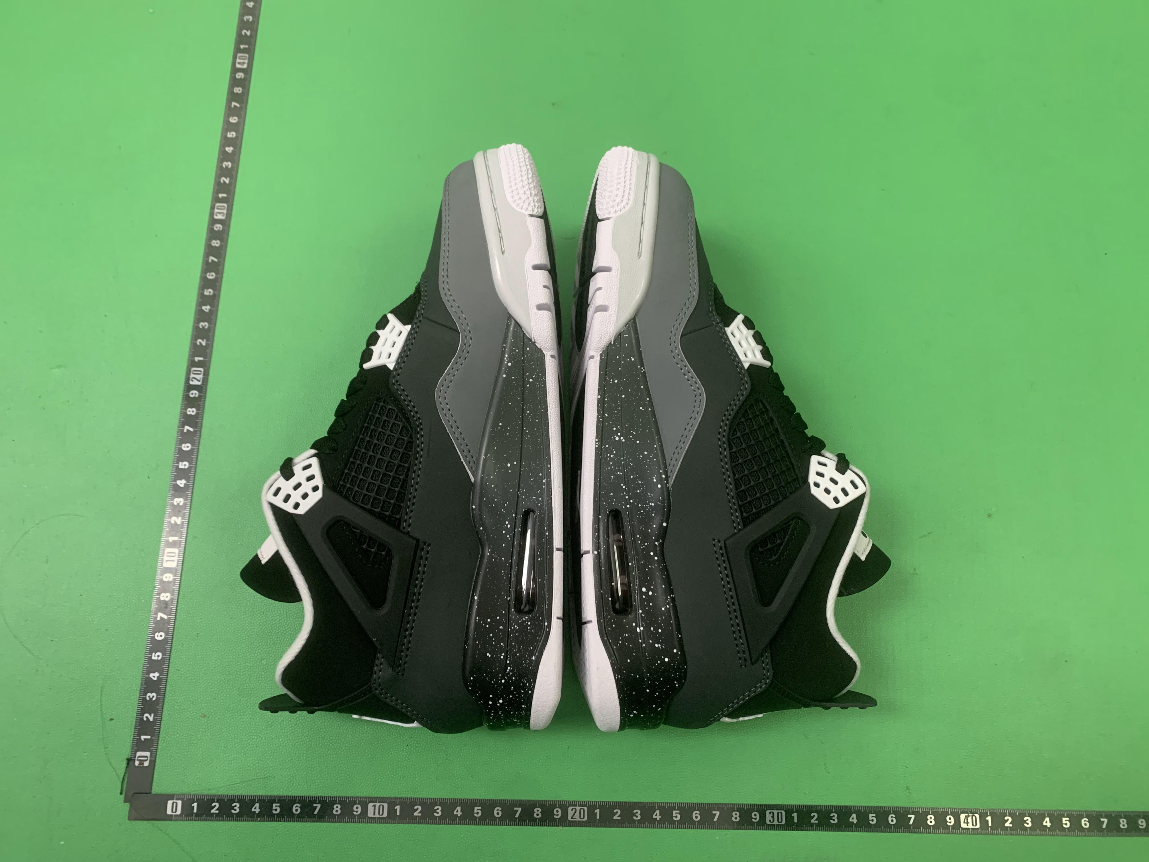 Air Jordan 4 Retro Sneakers in Various Colors -4