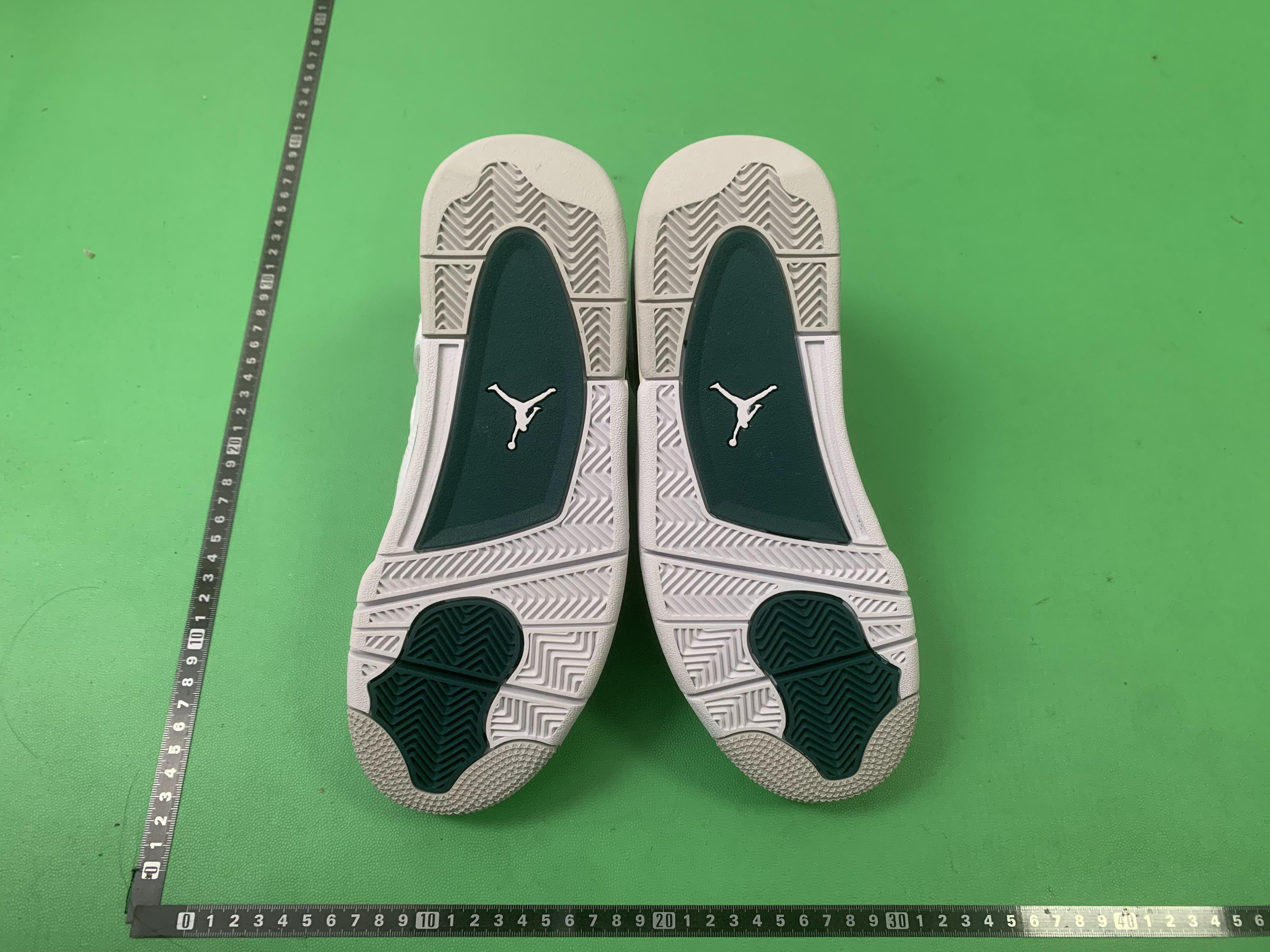 Air Jordan 4 Retro Sneakers in Various Colors（重复标题） -23