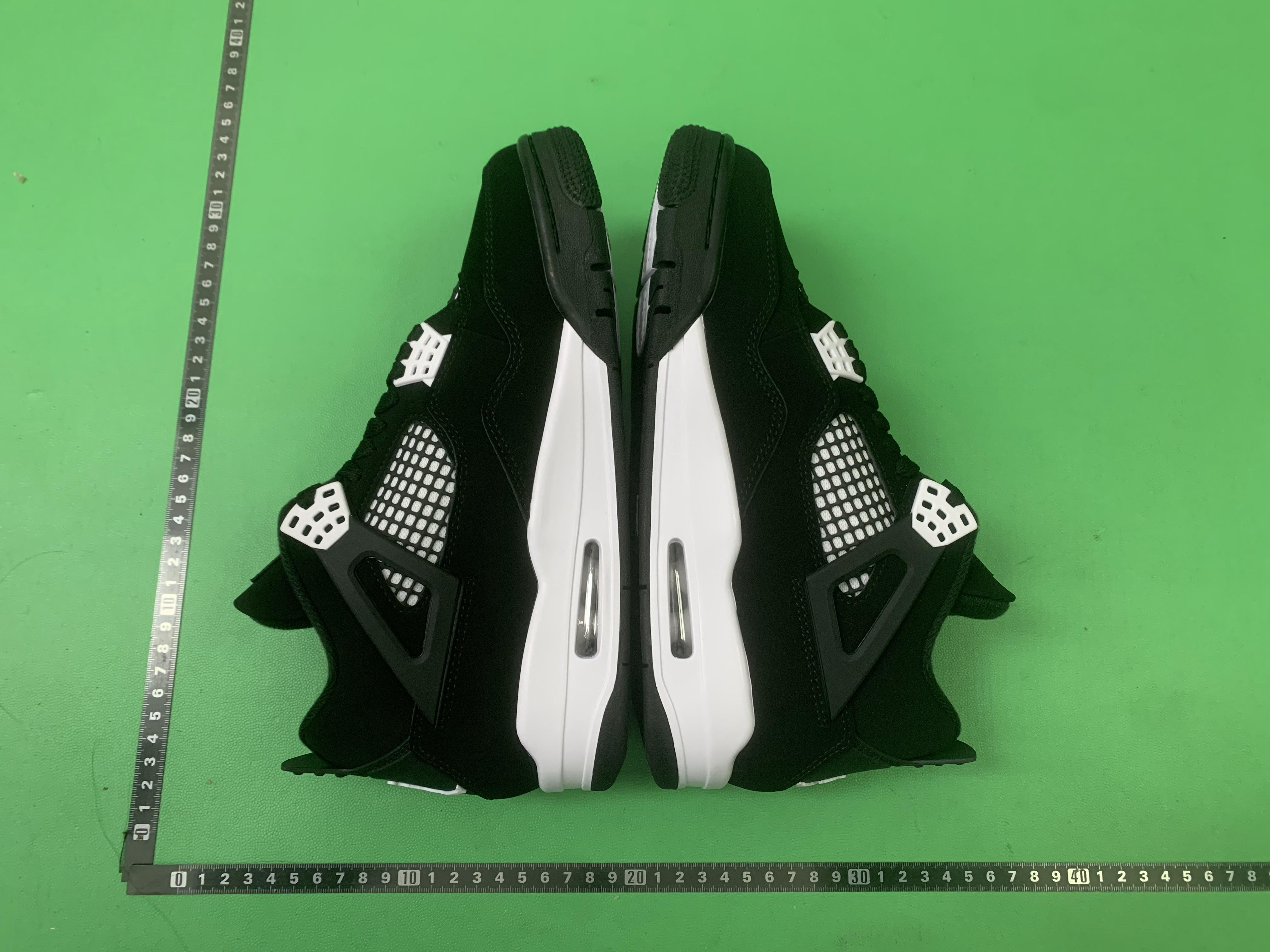 Air Jordan 4 Retro Sneakers in Various Colors（重复标题） -32