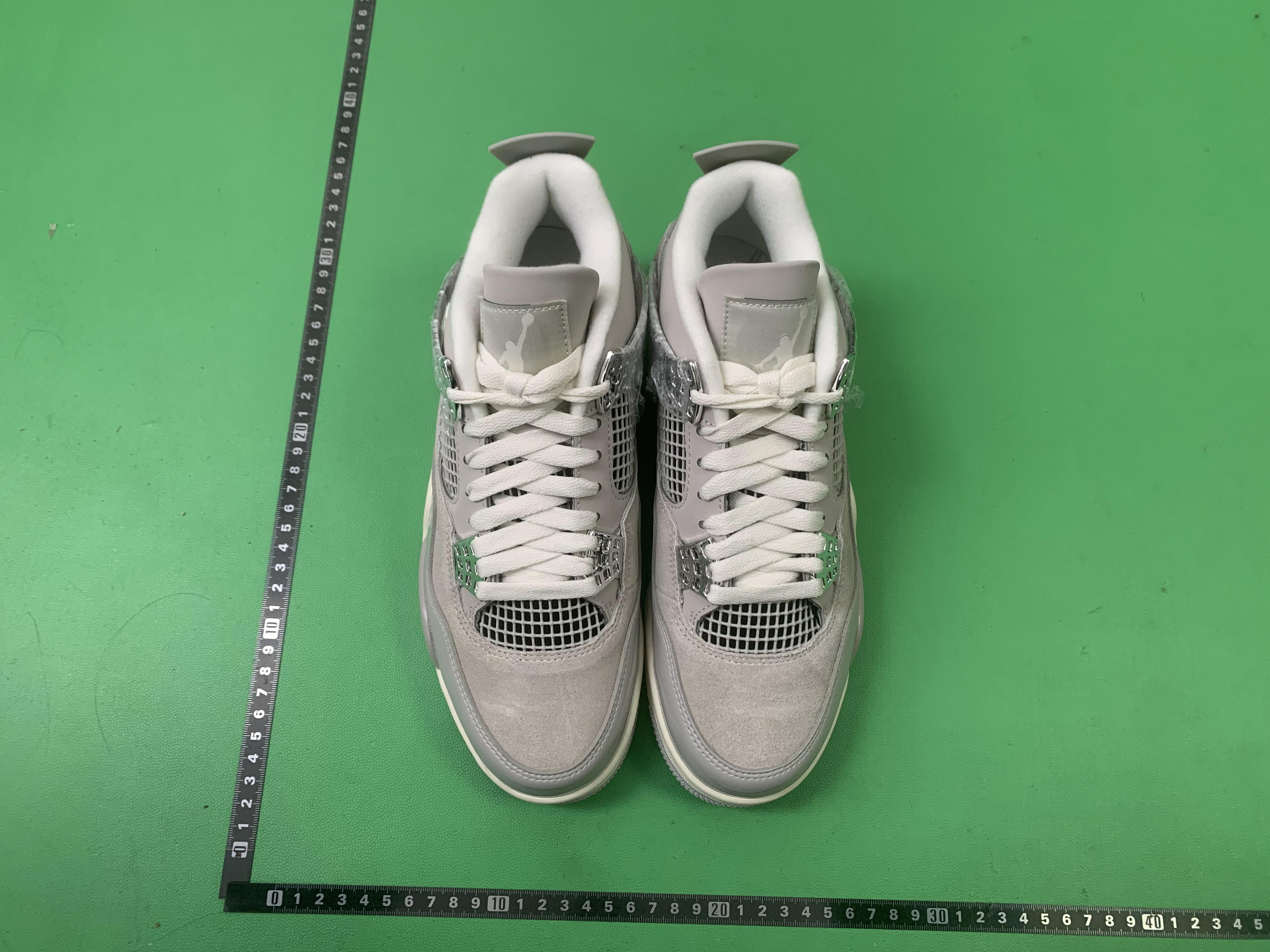 Air Jordan 4 Retro Sneakers in Various Colors -8