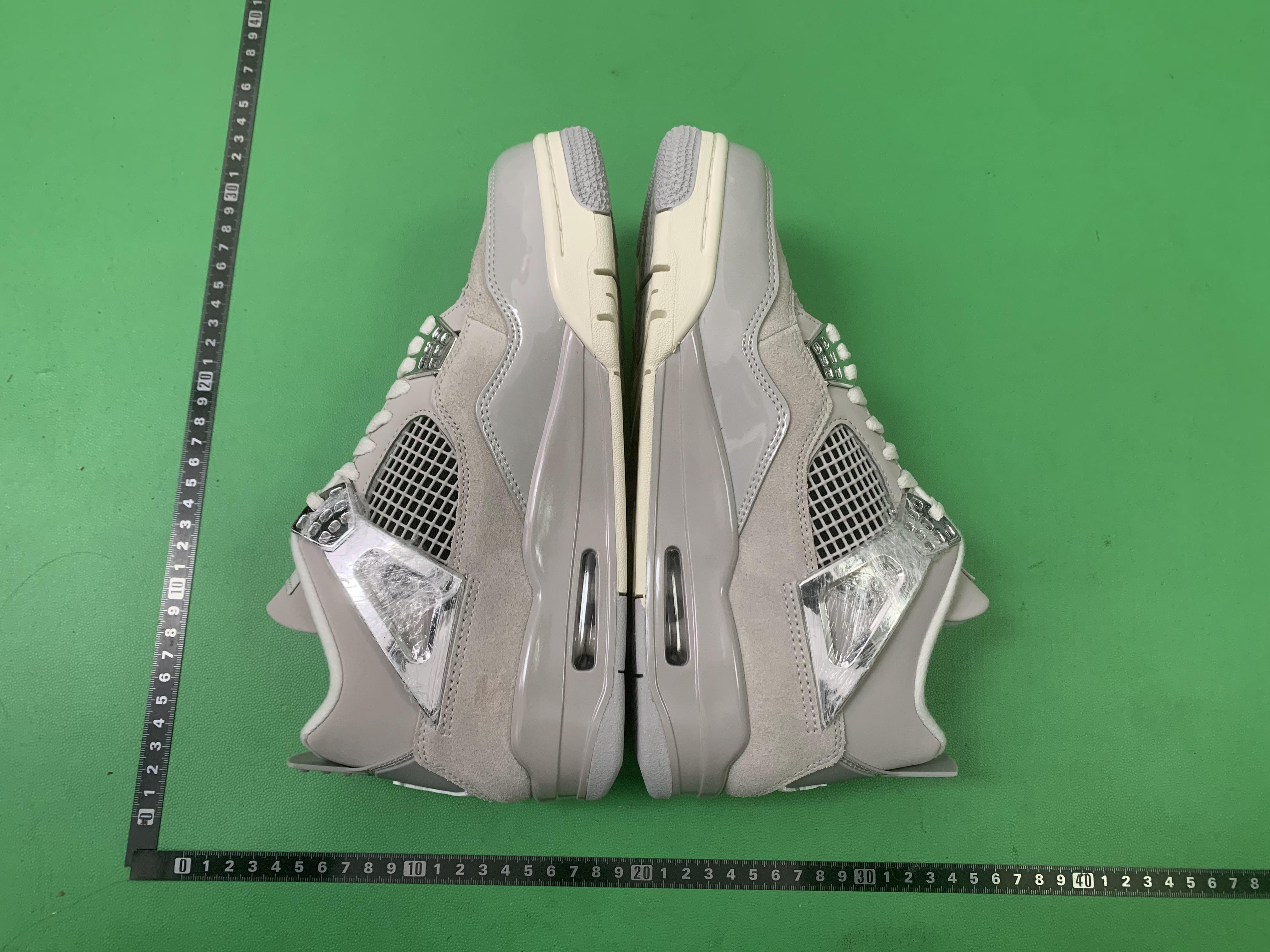 Air Jordan 4 Retro Sneakers in Various Colors -11