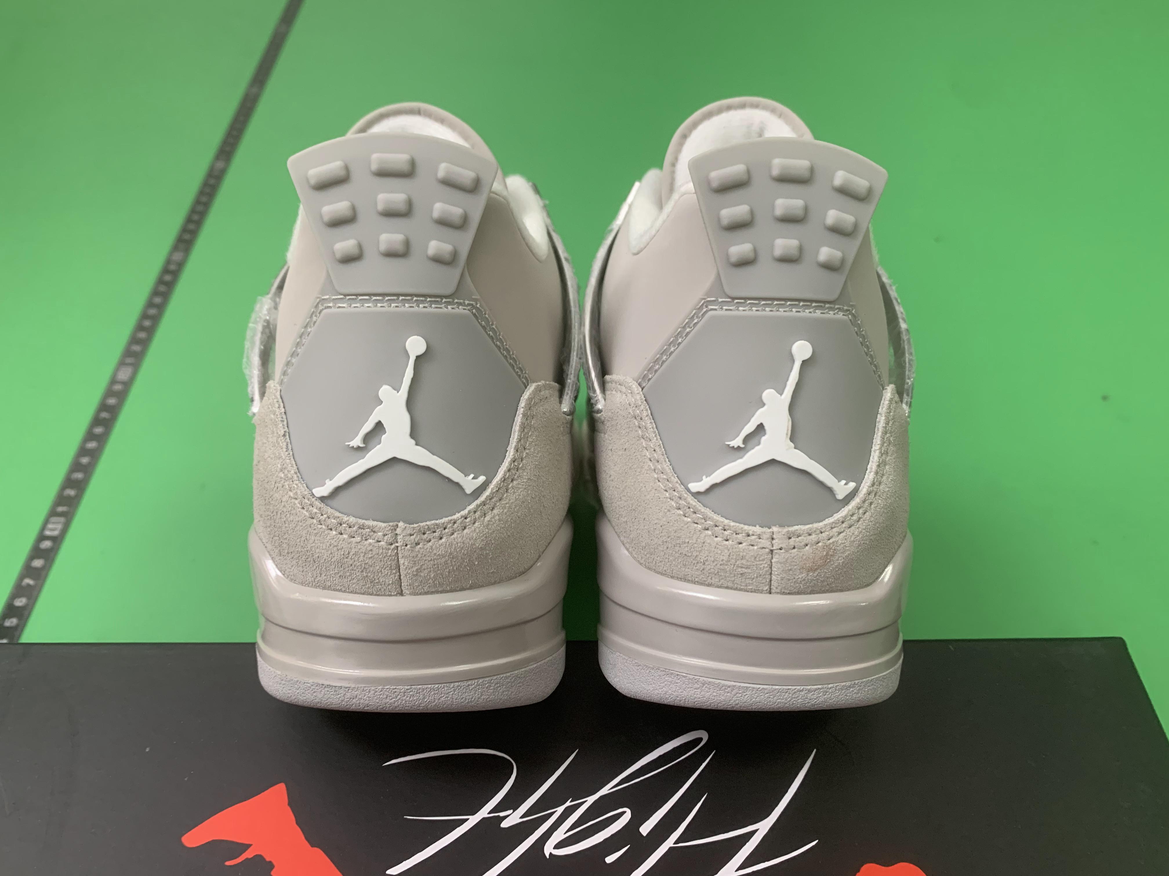 Air Jordan 4 Retro Sneakers in Various Colors -12