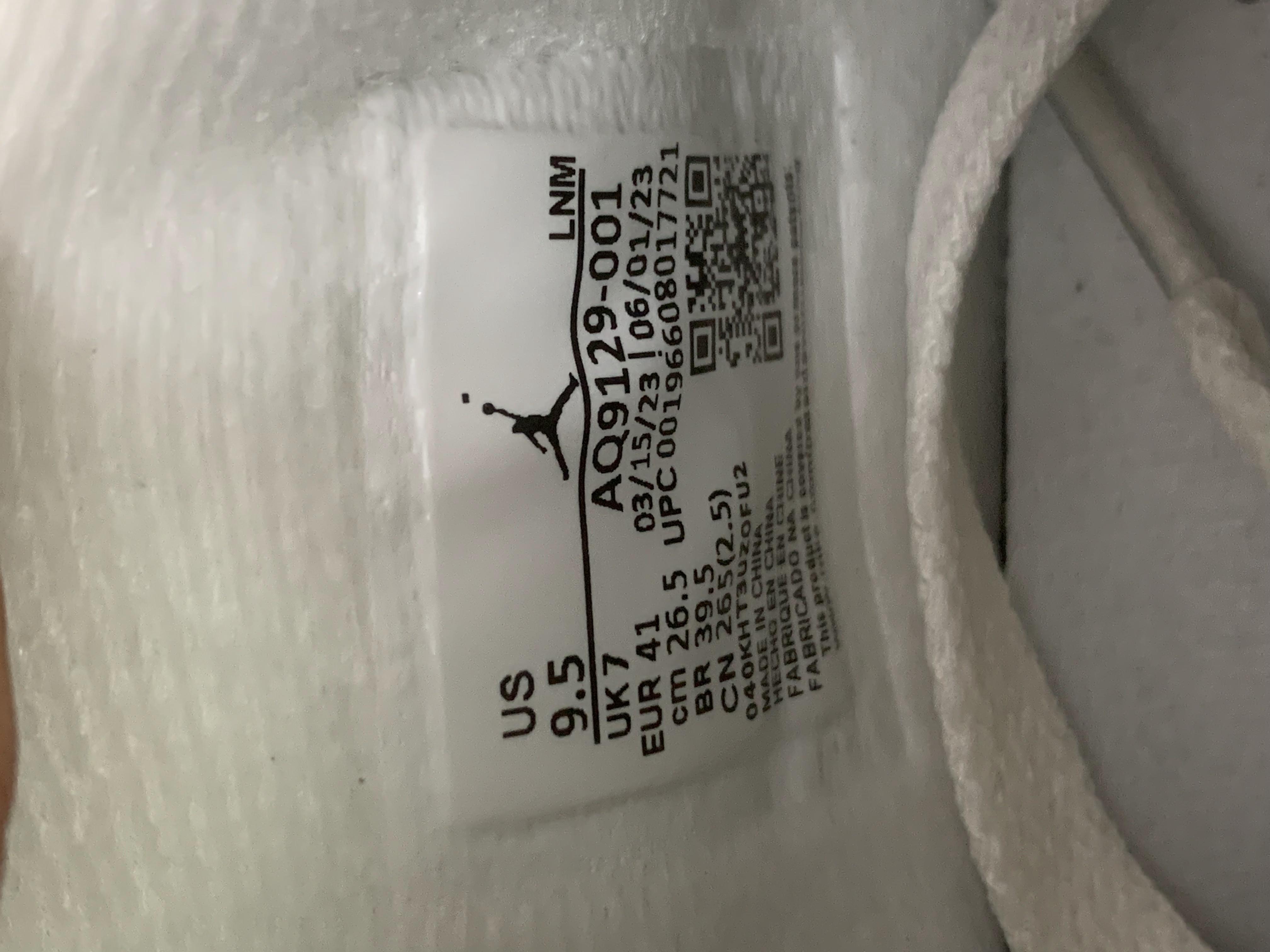 Air Jordan 4 Retro Sneakers in Various Colors -14