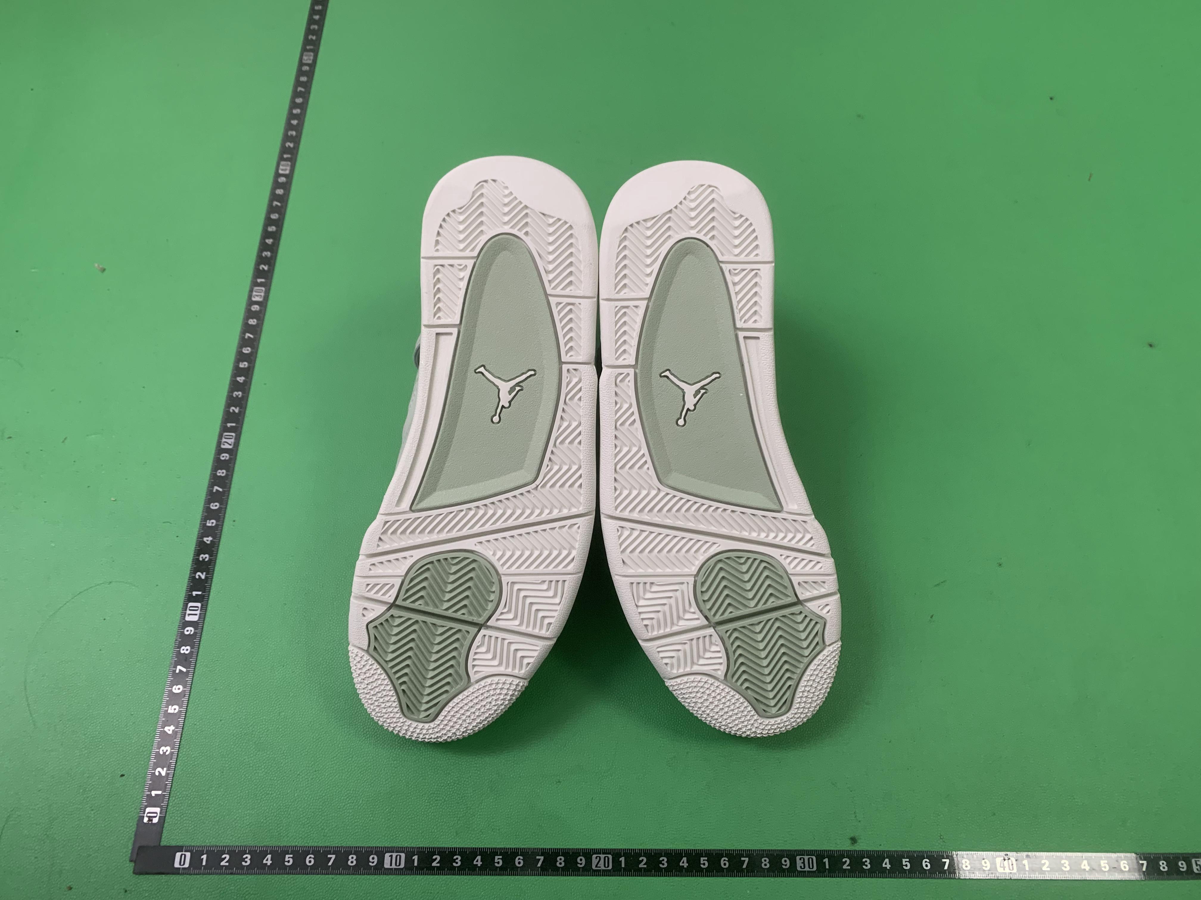 Air Jordan 4 Retro Sneakers in Various Colors（重复标题） -64