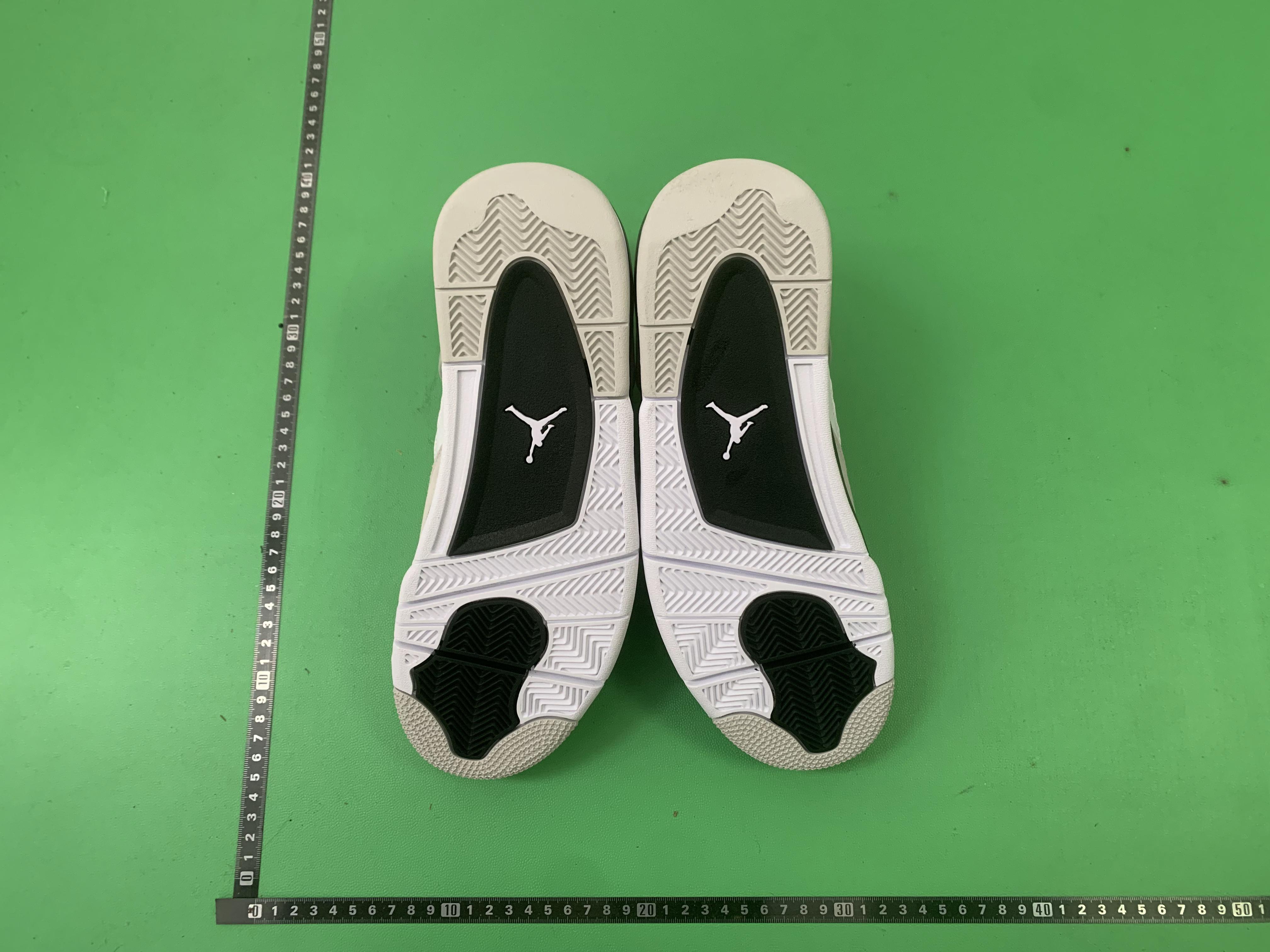 Jordan 4 Sneakers in Various Colors -23