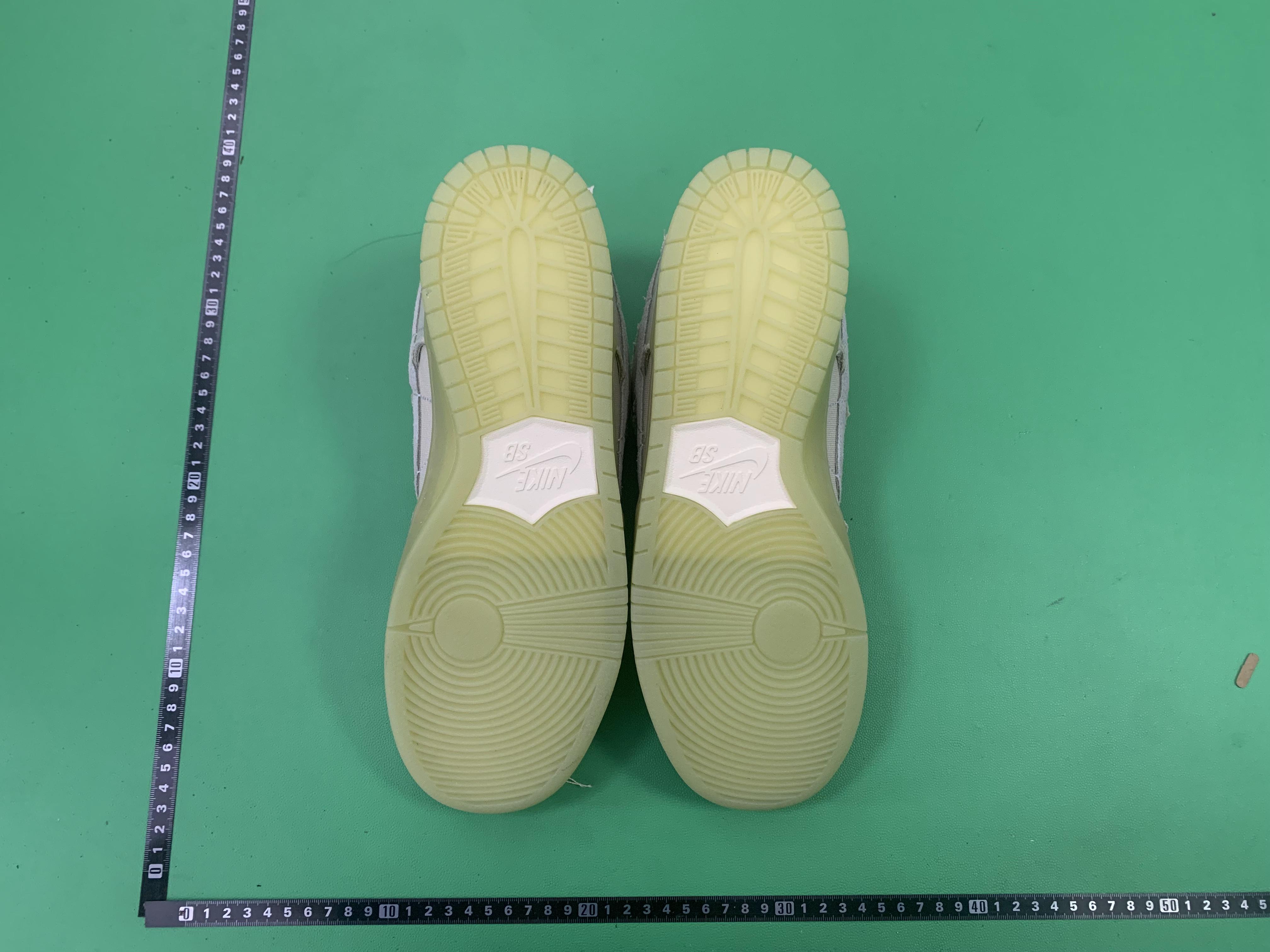 Nike Dunk Low Sneakers in Various Colors -2