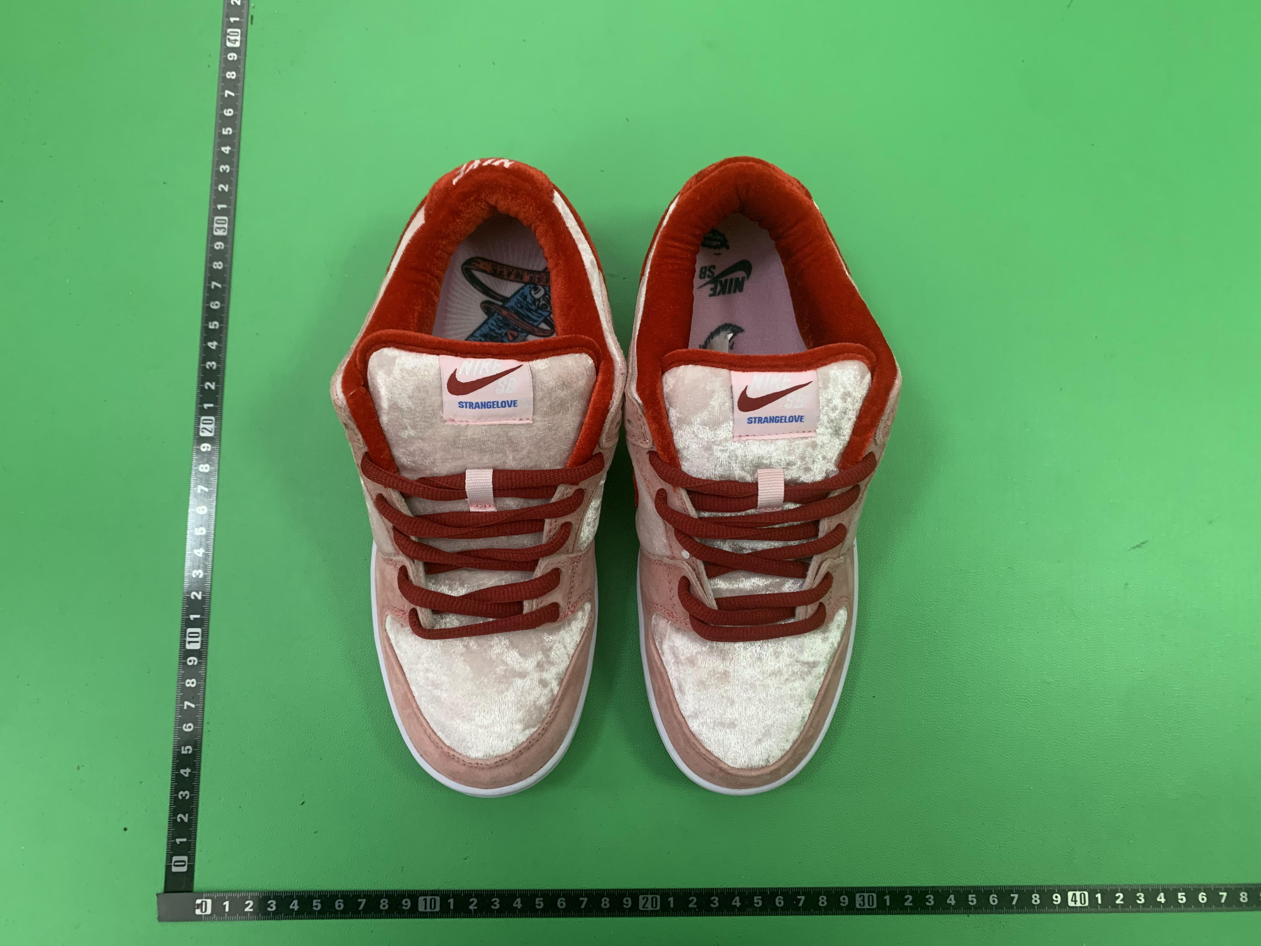 Nike Dunk Low Sneakers in Various Colors -8