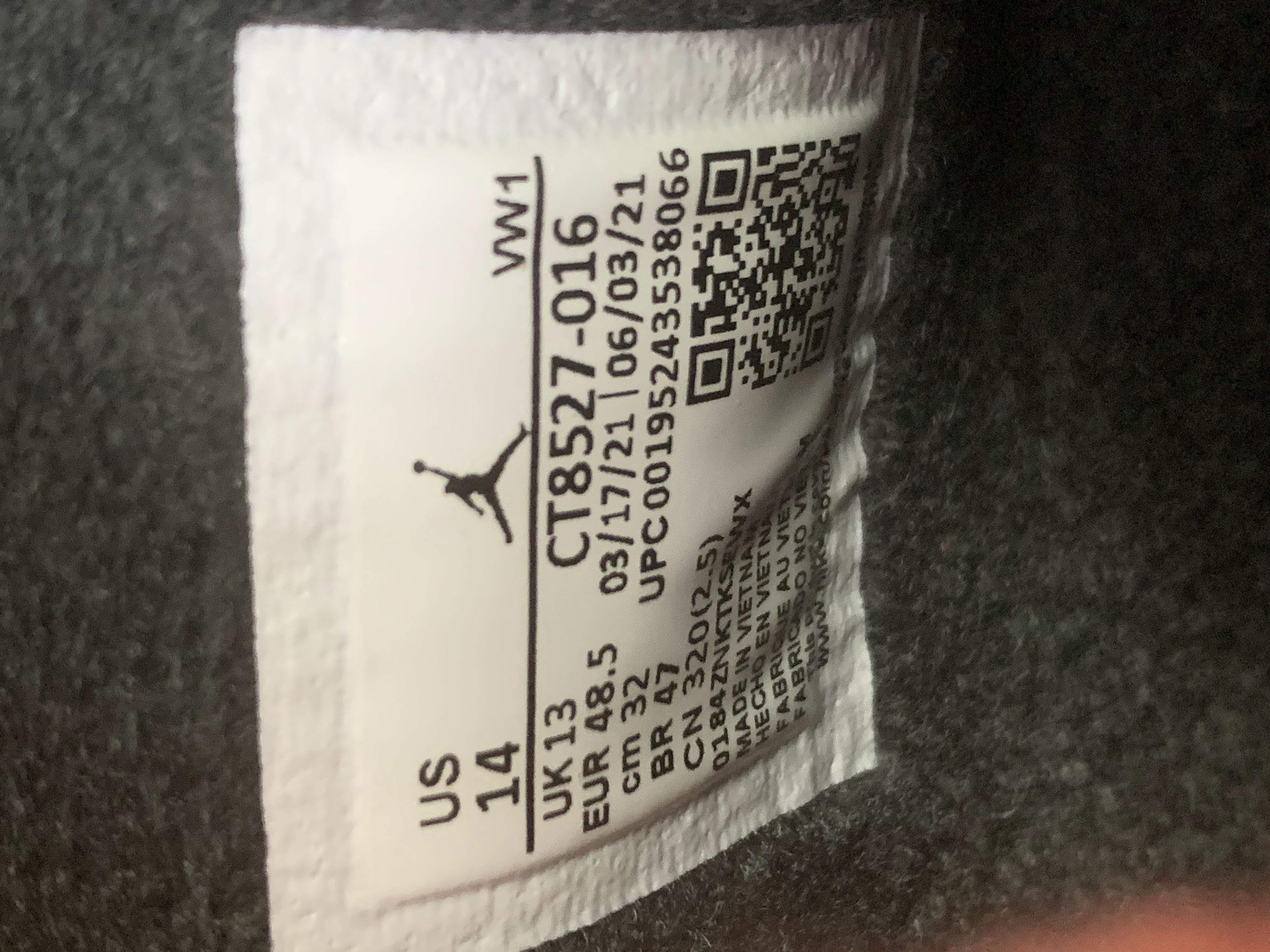 Air Jordan 4 Retro Sneakers in Various Colors -27