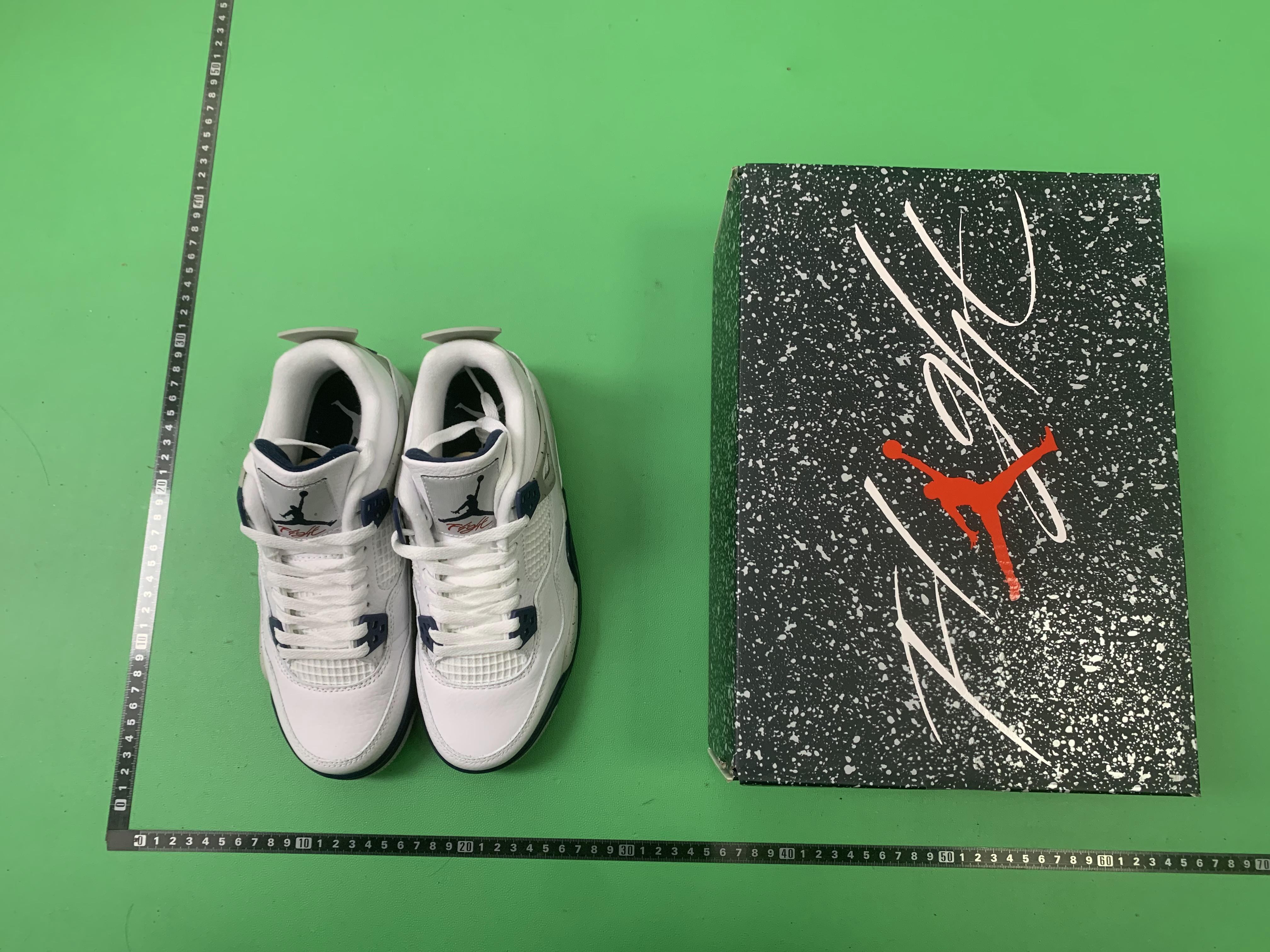 Air Jordan 4 Retro Sneakers in Various Colors（重复标题） -82