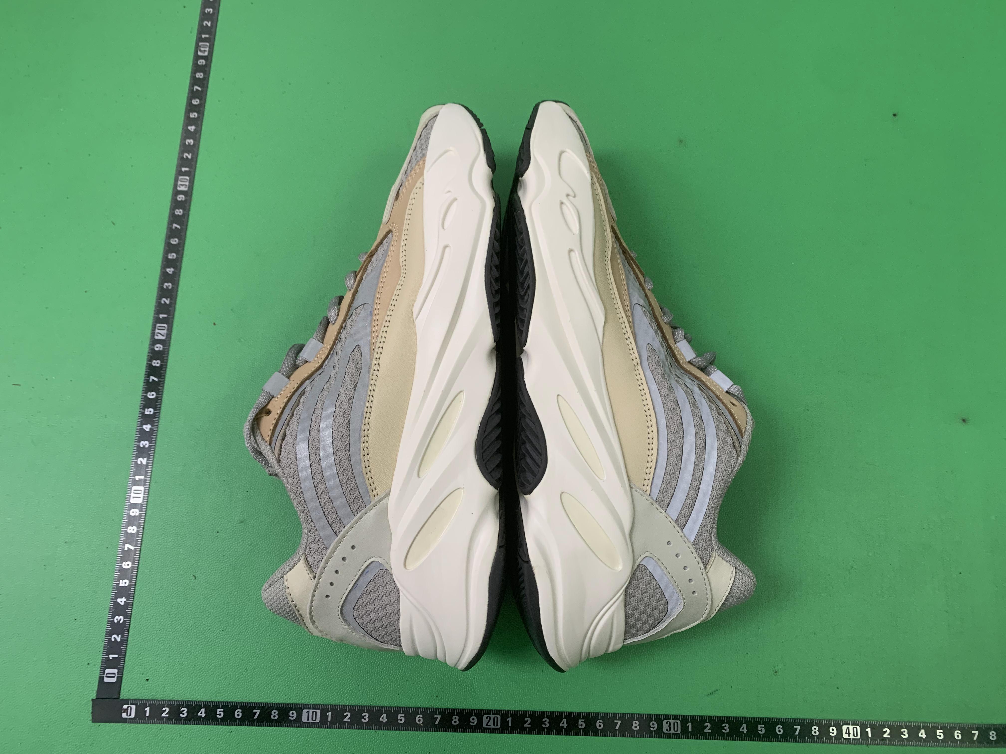 Yeezy Boost 700 Sneakers -3