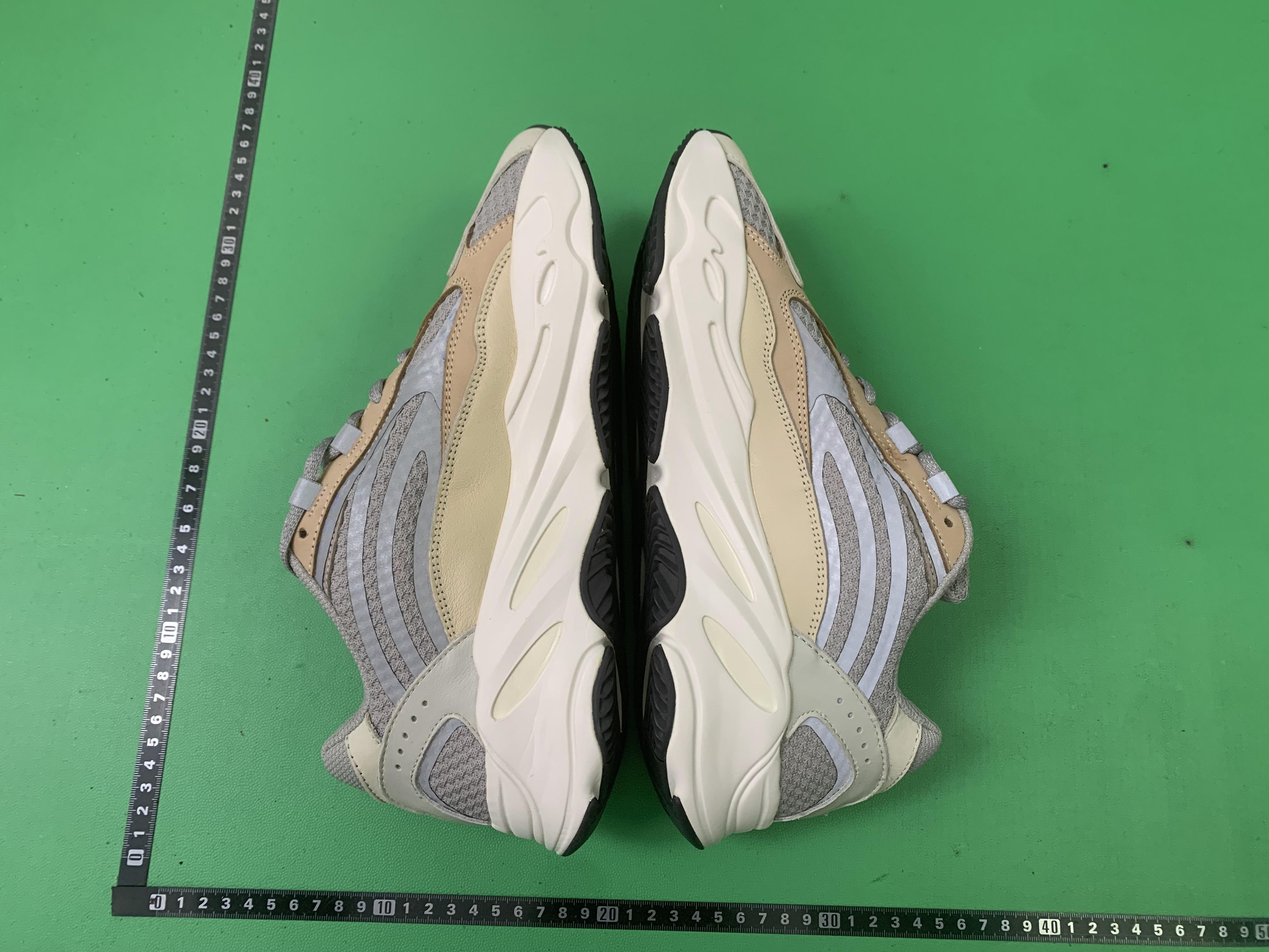 Yeezy Boost 700 Sneakers -4