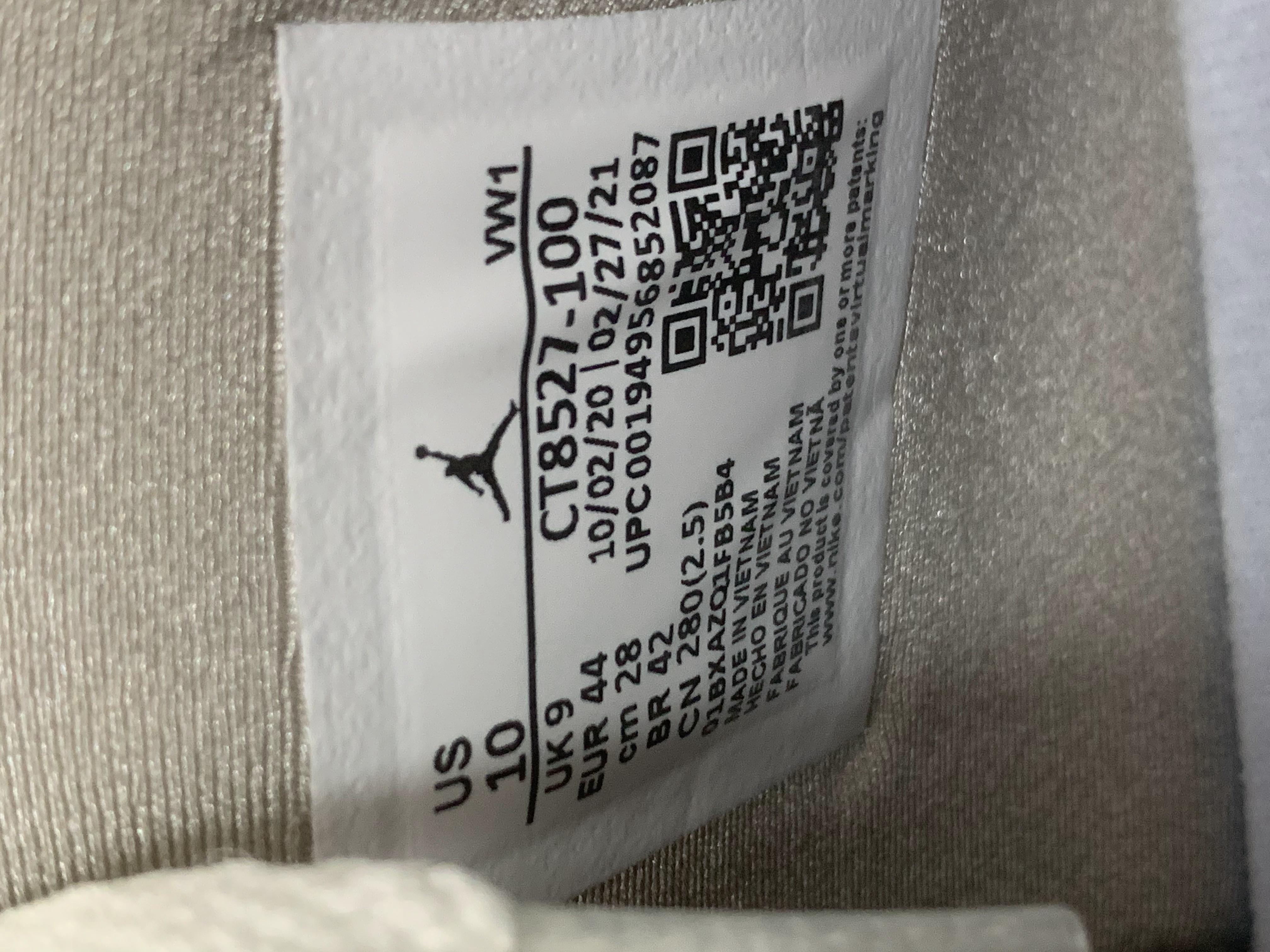 Jordan 4 Sneakers in Various Colors -35