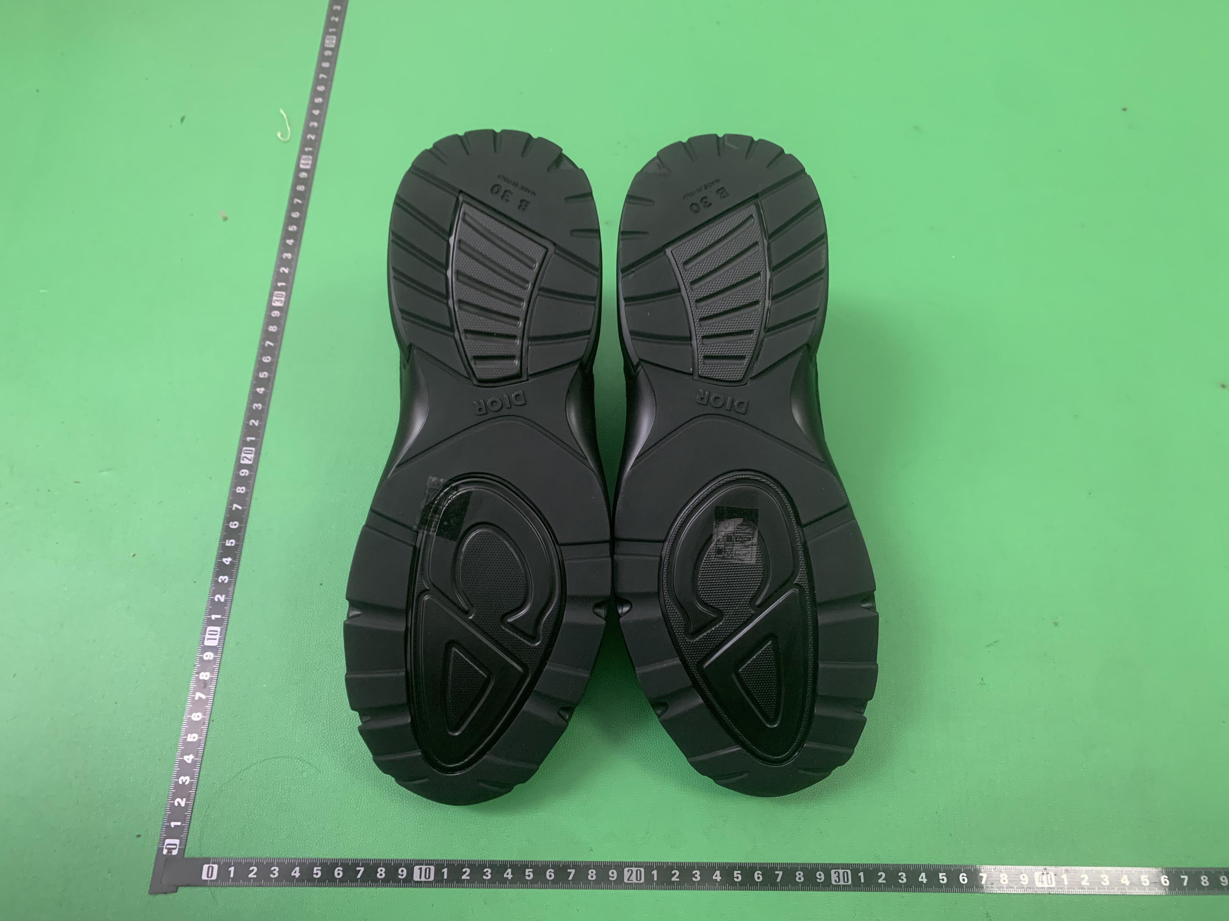 Dior Low Top Sneakers in Various Colors -2