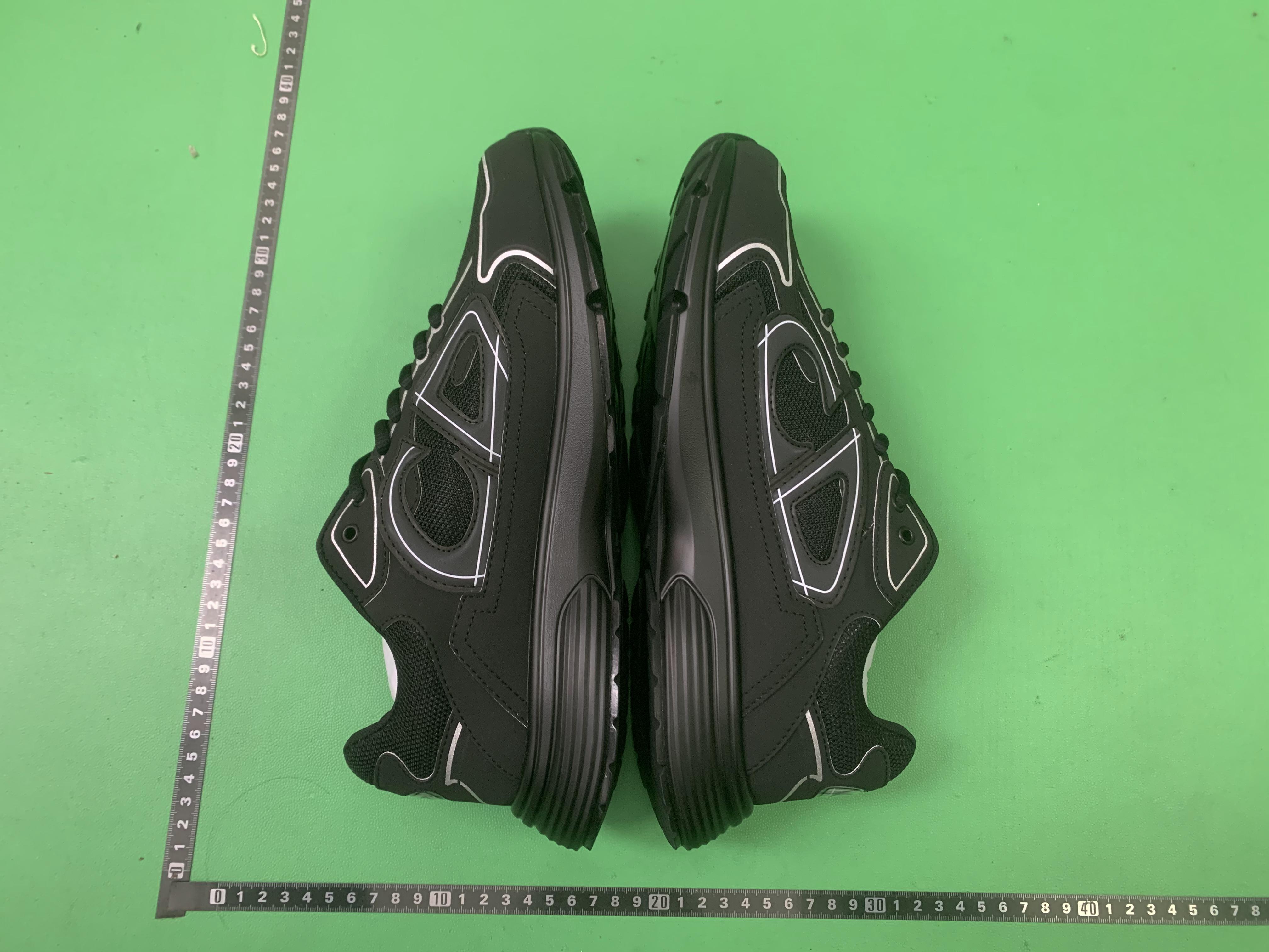 Dior Low Top Sneakers in Various Colors -4