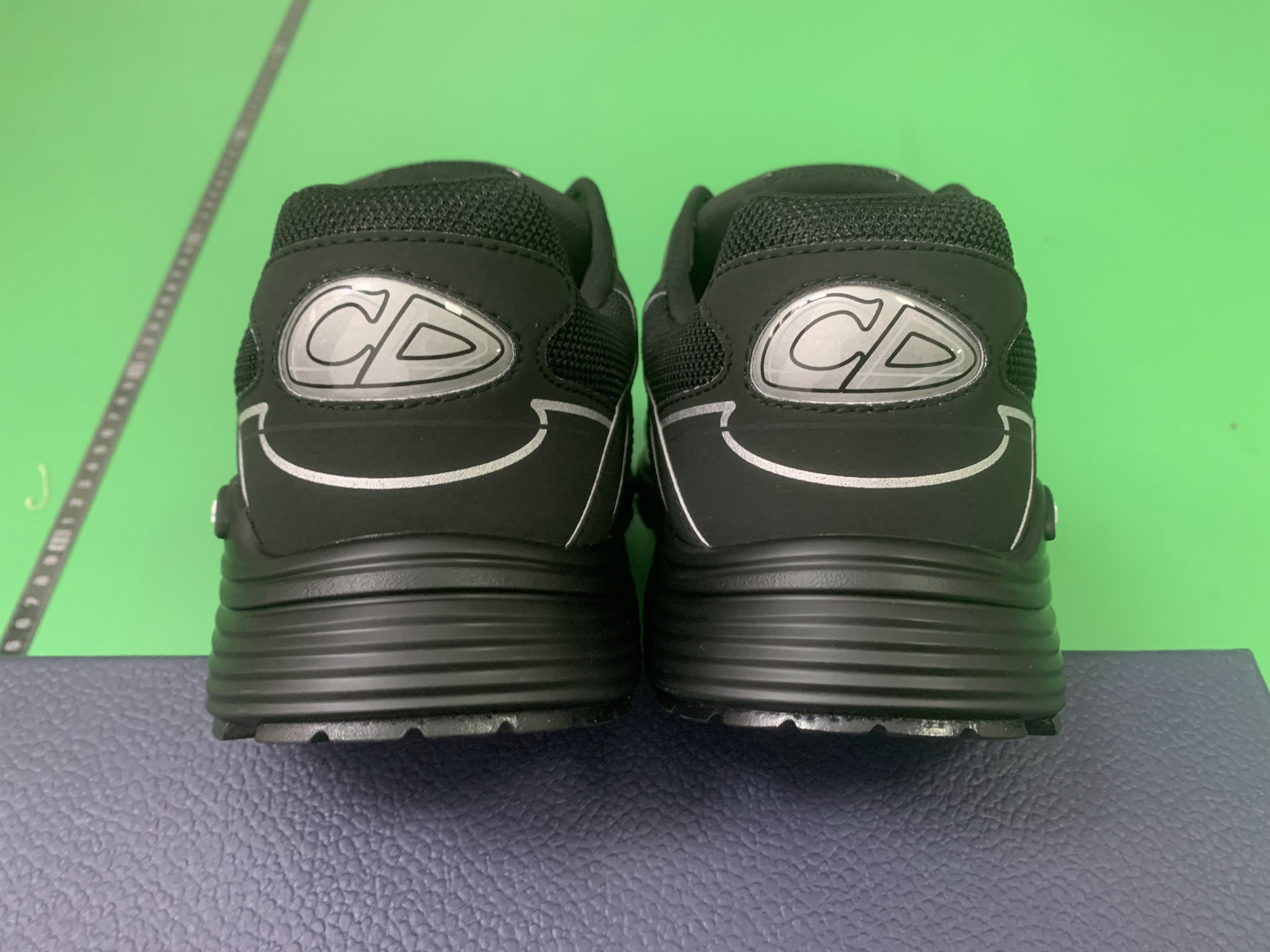 Dior Low Top Sneakers in Various Colors -5