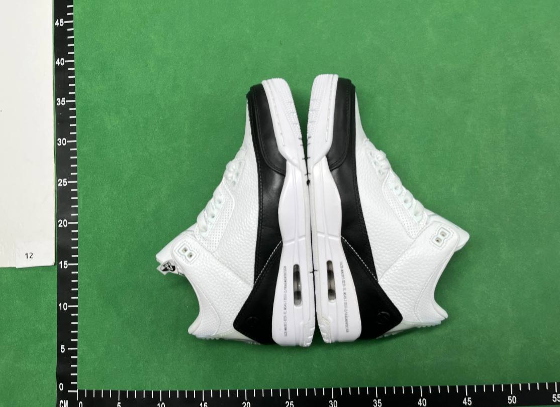 Jordan Air Jordan 3 - Premium Basketball Shoe -2