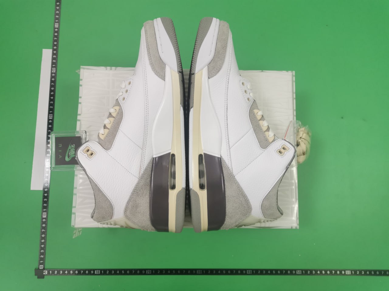 Jordan Air Jordan 3 - Premium Basketball Shoe -3