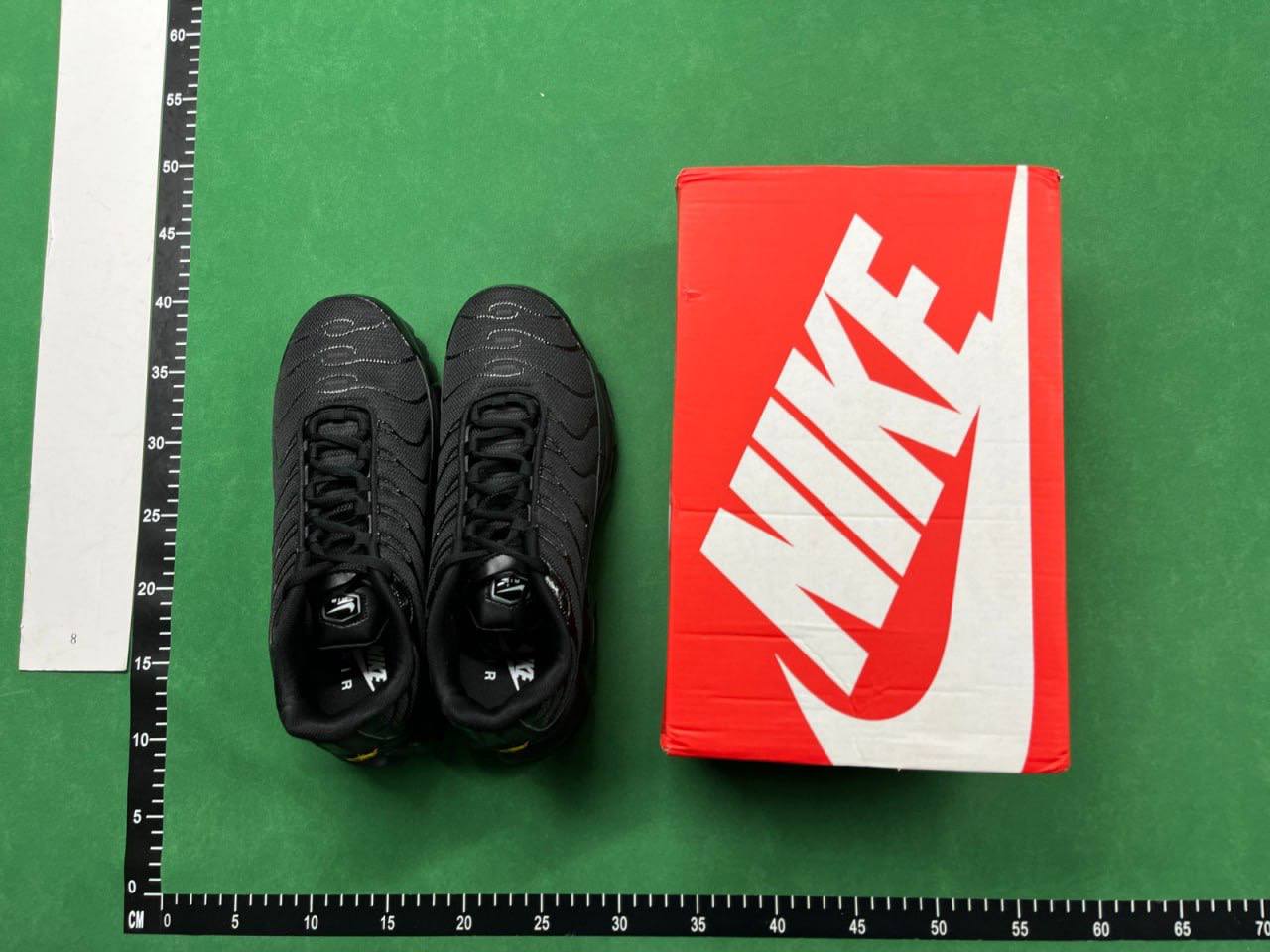 Nike Air Max Plus TN Batch - Retro Style Running Shoes -1