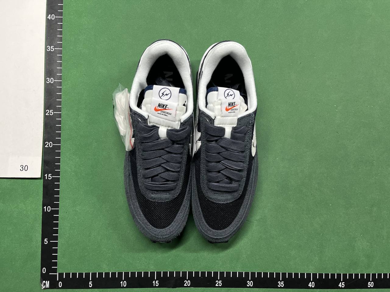 Sacai x Nike LDWaffle Unisex Sneakers – Premium Streetwear Collaboration -3