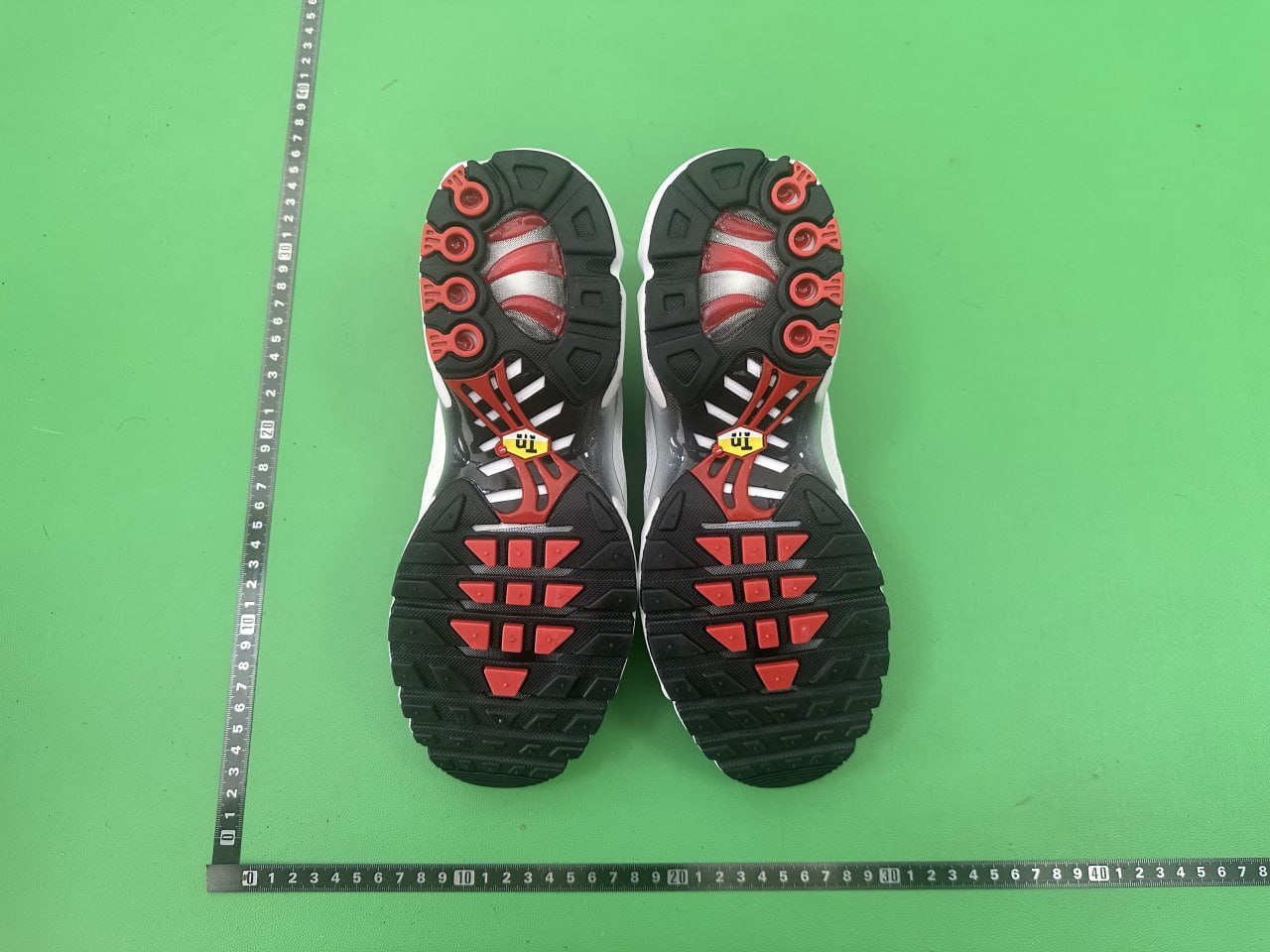Nike Air Max Plus TN Batch - Retro Style Running Shoes -6