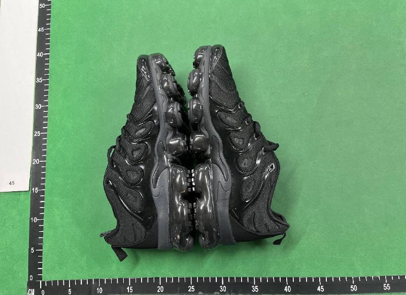 Nike Air VaporMax Plus - Lightweight & Responsive Running Shoes -4