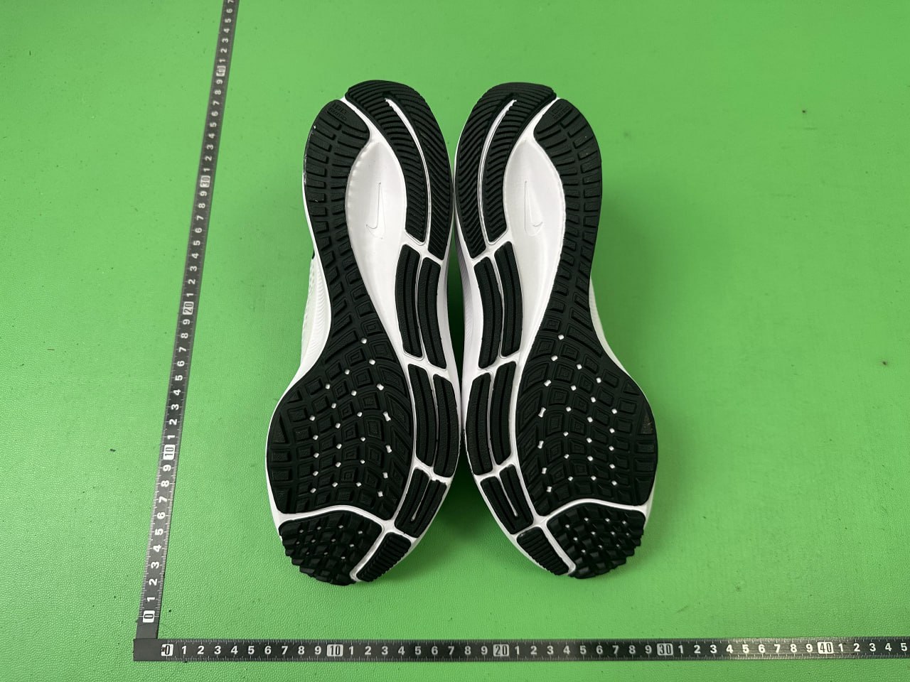 Nike Air Zoom 37 - Lightweight Performance Running Shoes -2