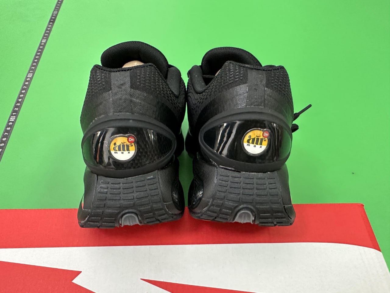 Nike Air Max DN BF Batch - Retro Style Running Shoes -2