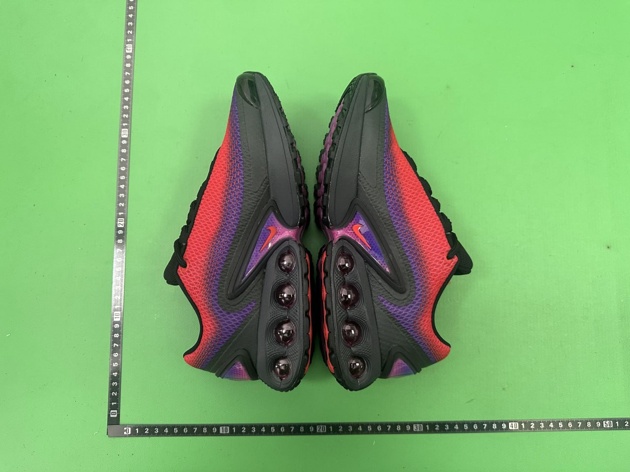 Nike Air Max DN BF Batch - Retro Style Running Shoes -4