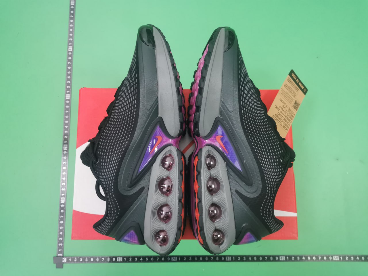 Nike Air Max DN BF Batch - Retro Style Running Shoes -5