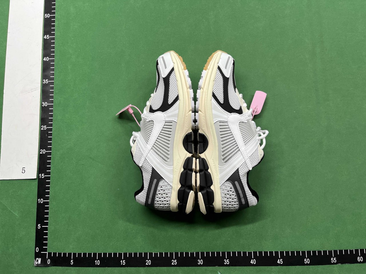 Nike Zoom Vomero 5 - Lightweight & Responsive Running Shoes -3