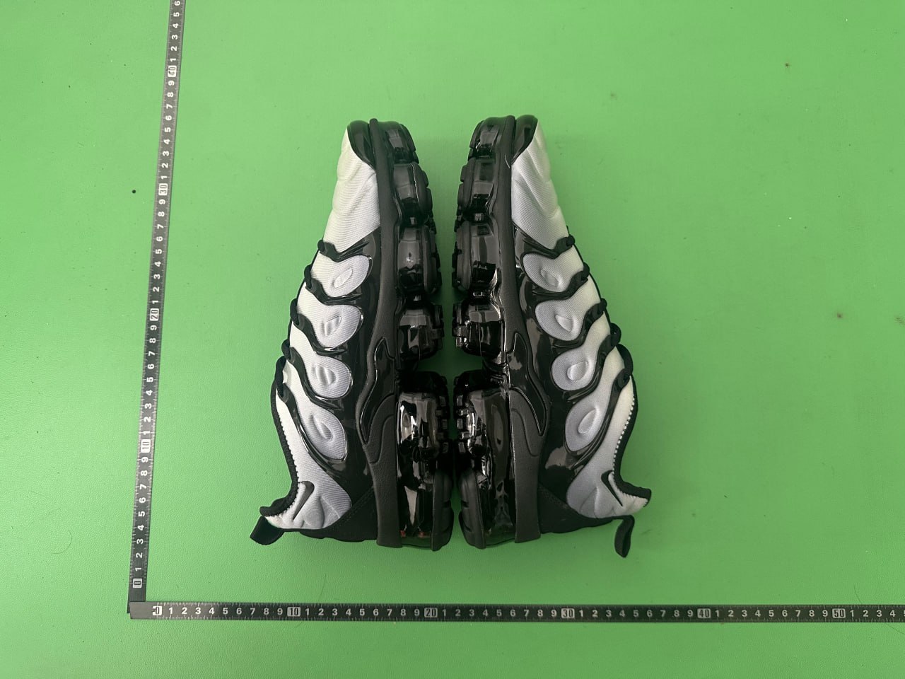 Nike Air VaporMax Plus - Lightweight & Responsive Comfort -2