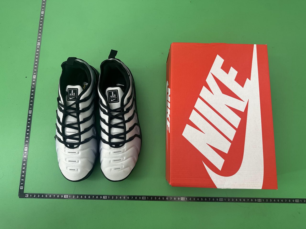 Nike Air VaporMax Plus - Lightweight & Responsive Comfort -5