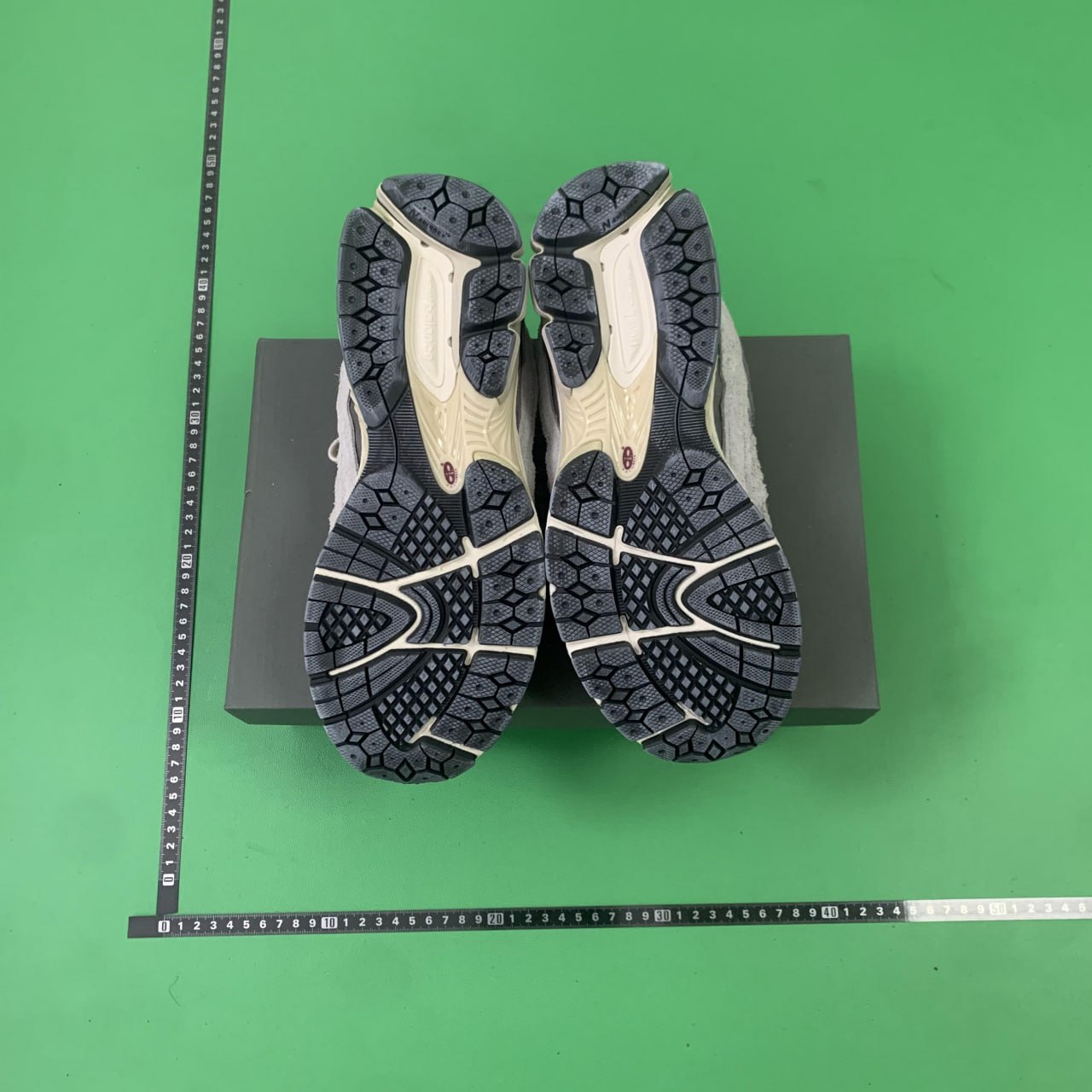 New Balance 2002R Men's Running Shoes - Trendy & Comfortable -3