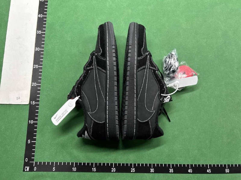 Nike Air Jordan 1 Travis Scott Batch - Limited Edition Sneaker -3