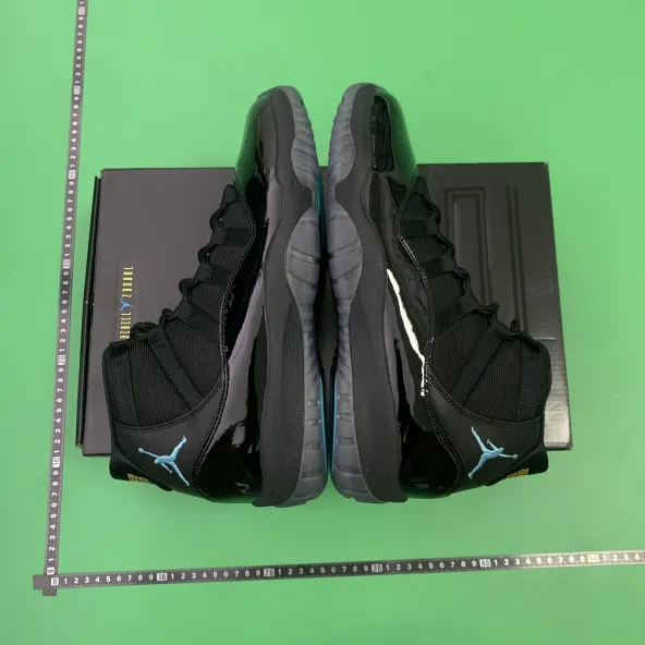 Nike Air Jordan 11 Retro Basketball Shoes -2