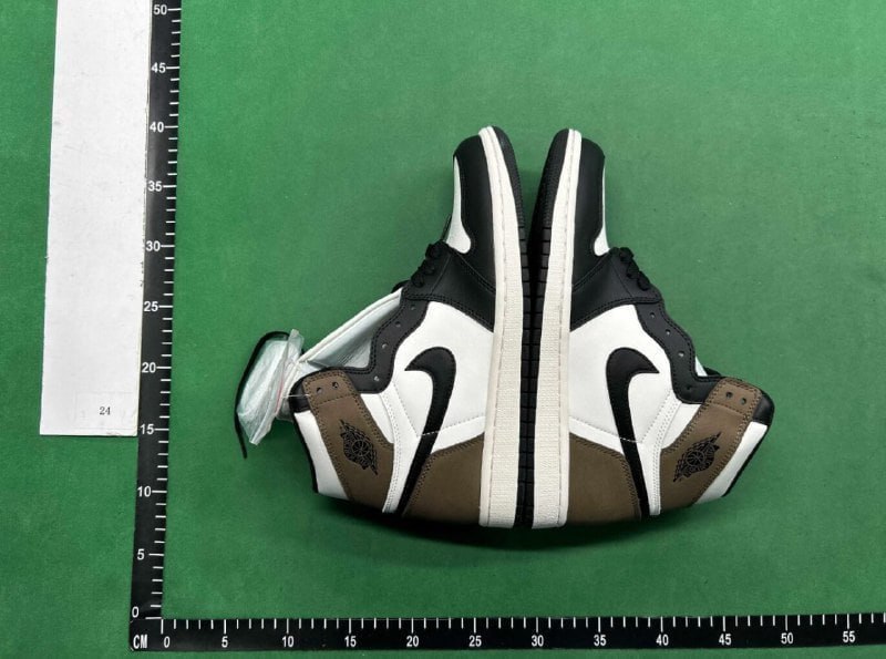 Nike Air Jordan 1 Travis Scott Batch - Limited Edition Streetwear -6