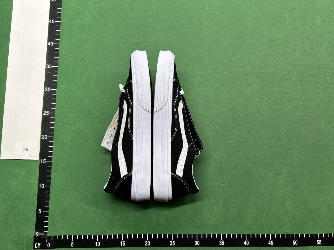 Vans Vault Batch Collection – Retro Style Sneakers -4