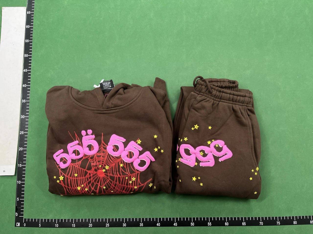 Retro Spider Web Letter Print Design -3