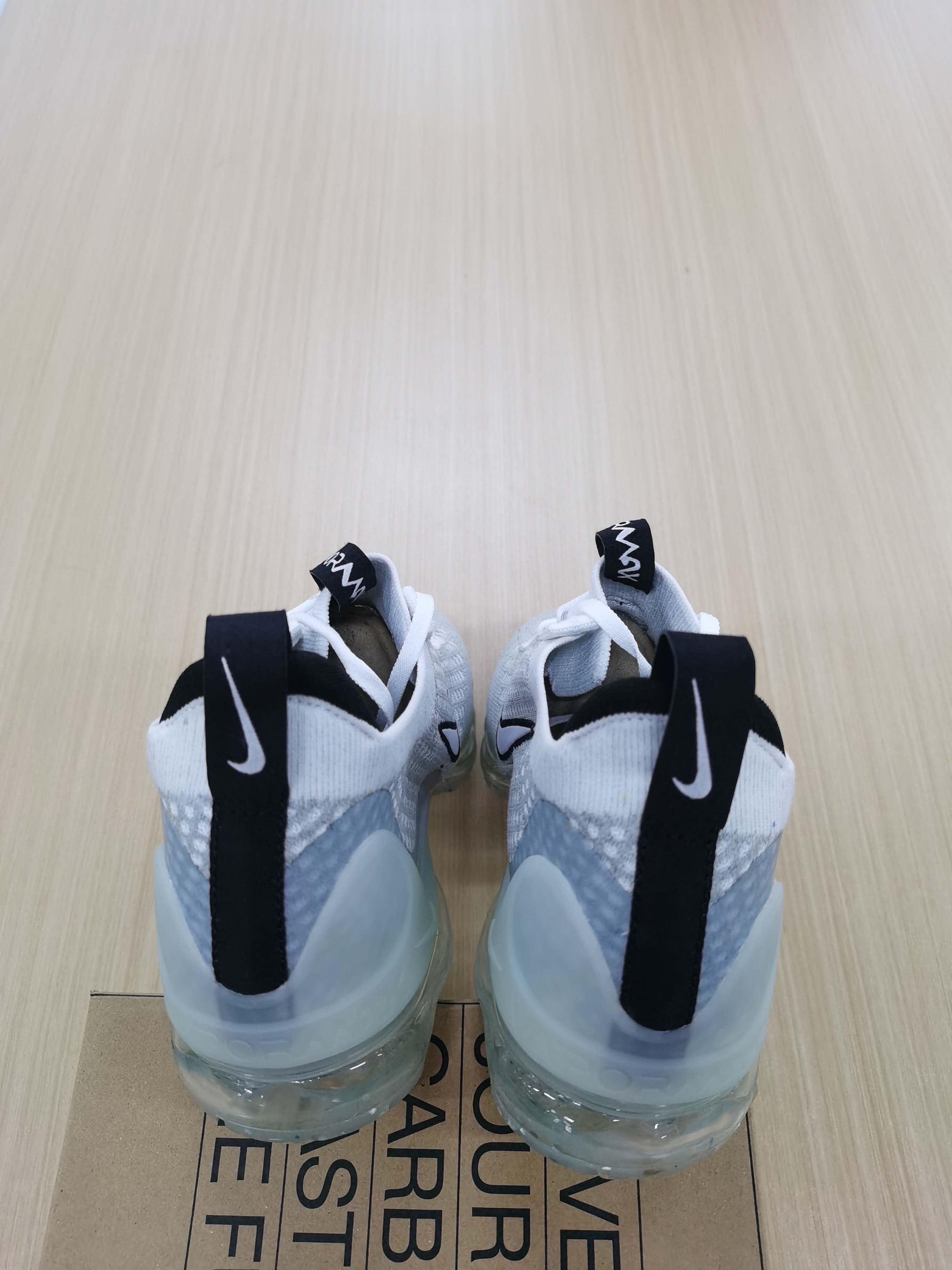 Nike Air Vapormax 2021 FK - Lightweight & Breathable Running Shoes -7