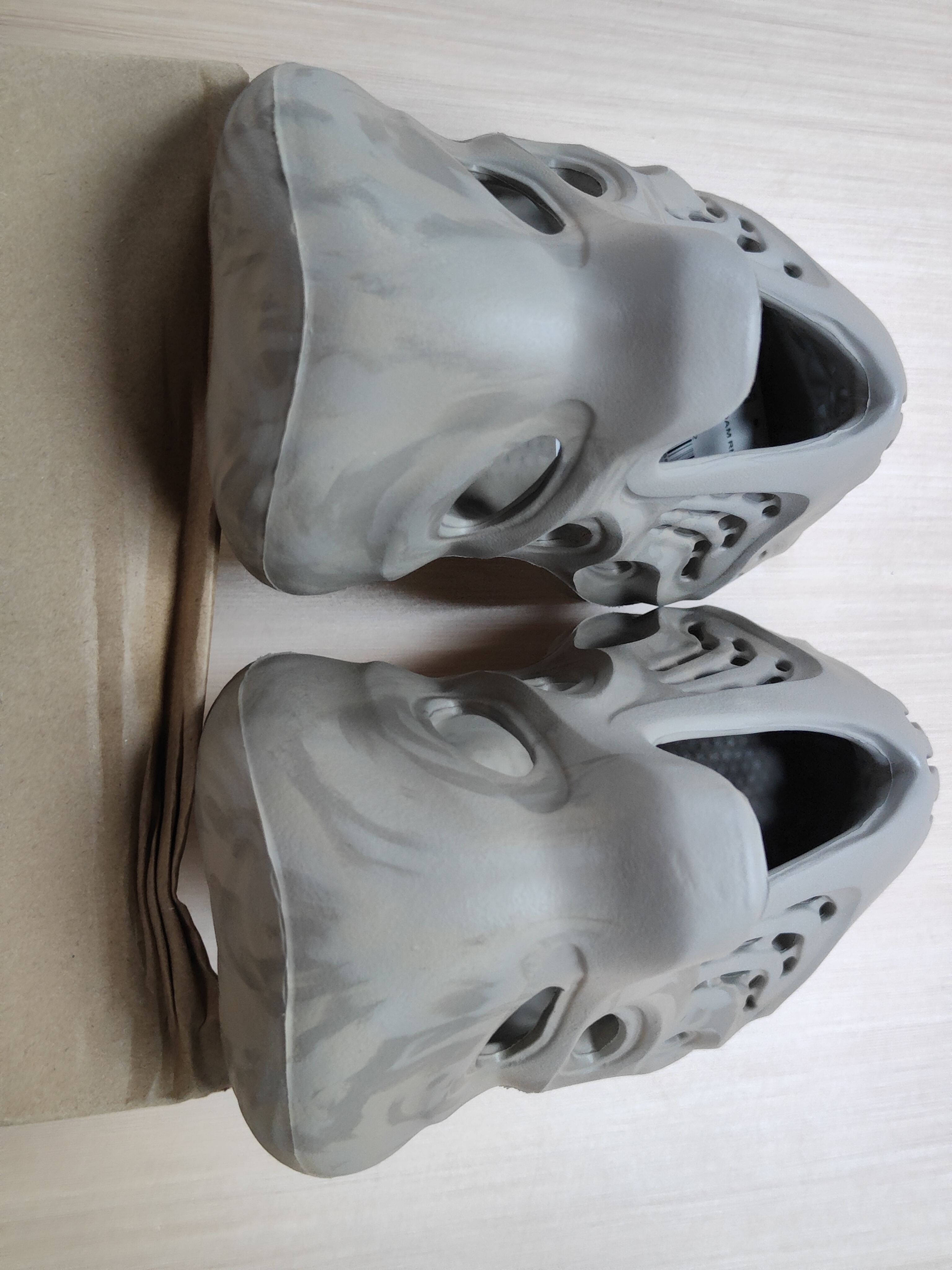 Adidas Yeezy Foam Runner Onyx - Comfort & Style Upgrade -4