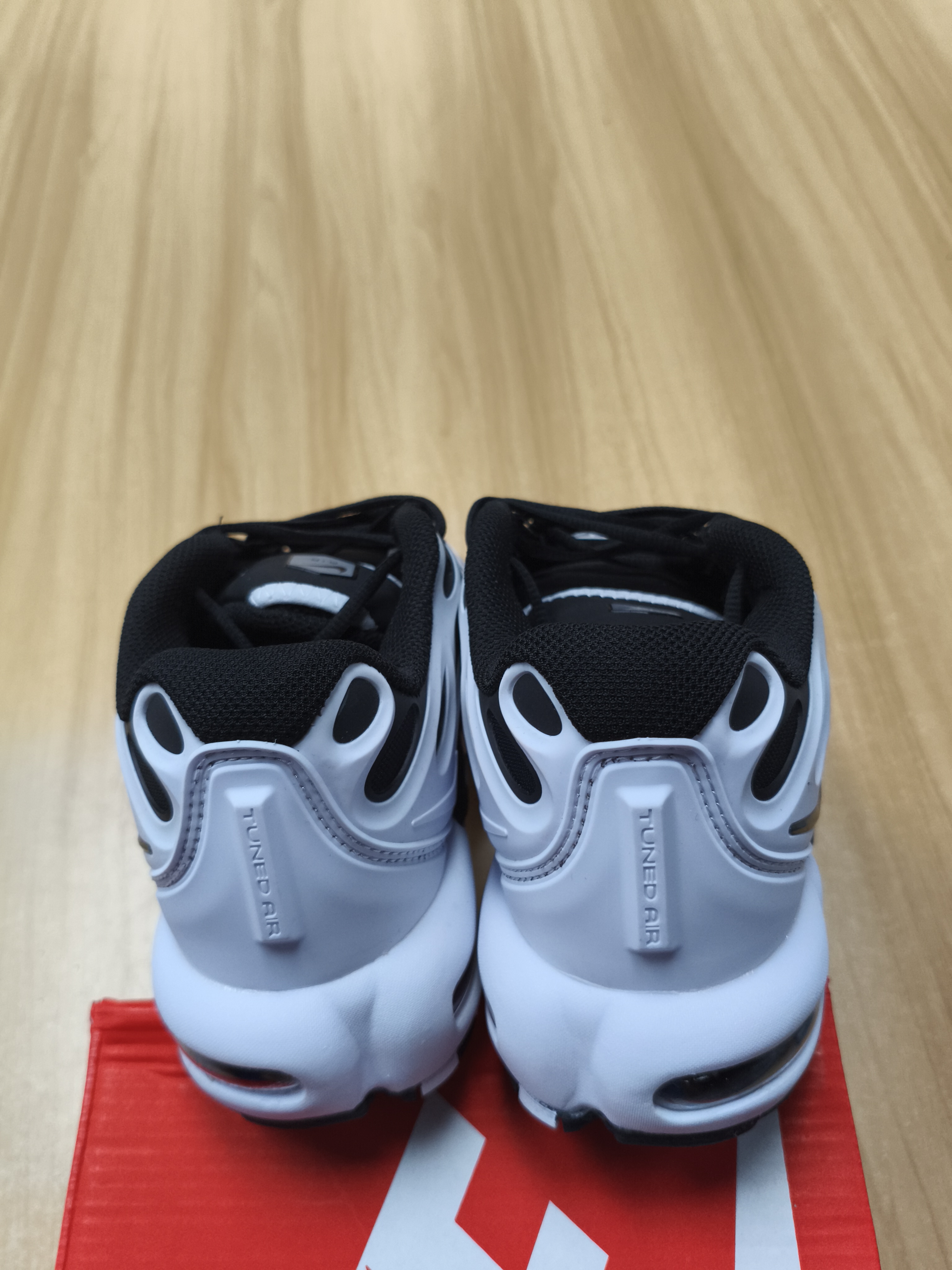 Nike Air Max Plus Drift - Bold Style, Comfortable Cushioning -1