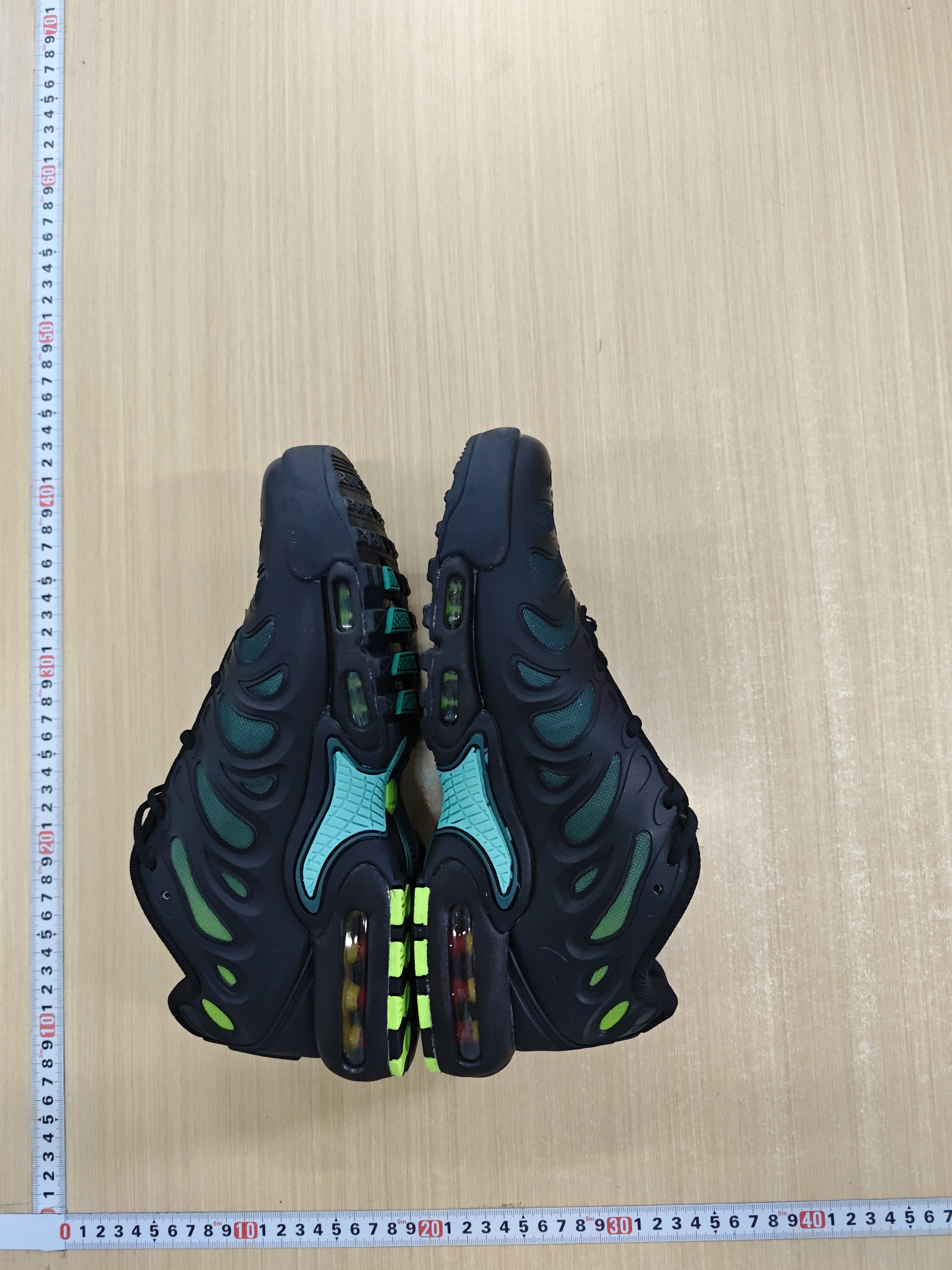 Nike Air Max Plus Drift - Bold Style, Comfortable Cushioning -5