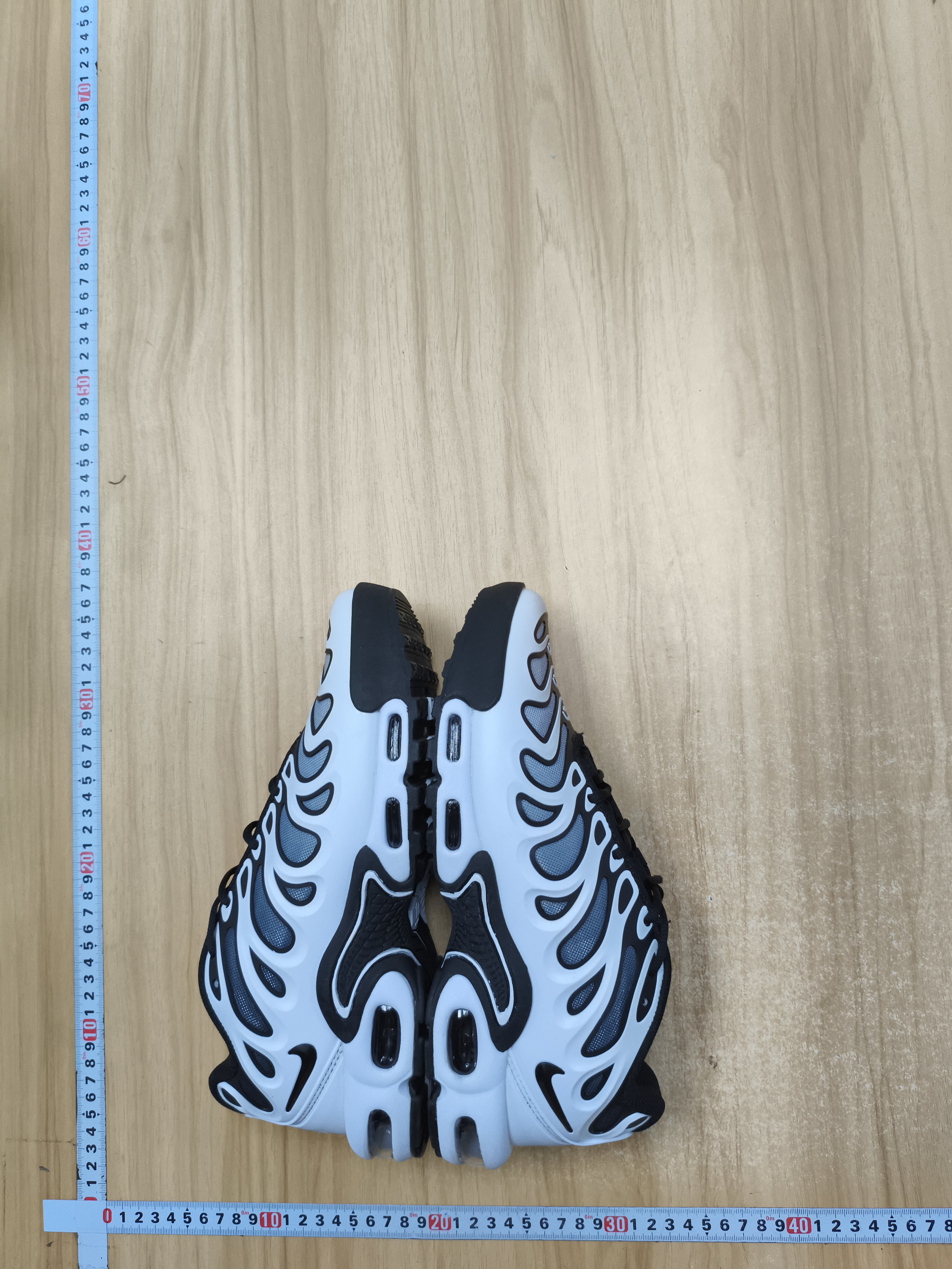 Nike Air Max Plus Drift - Bold Style, Comfortable Cushioning -8