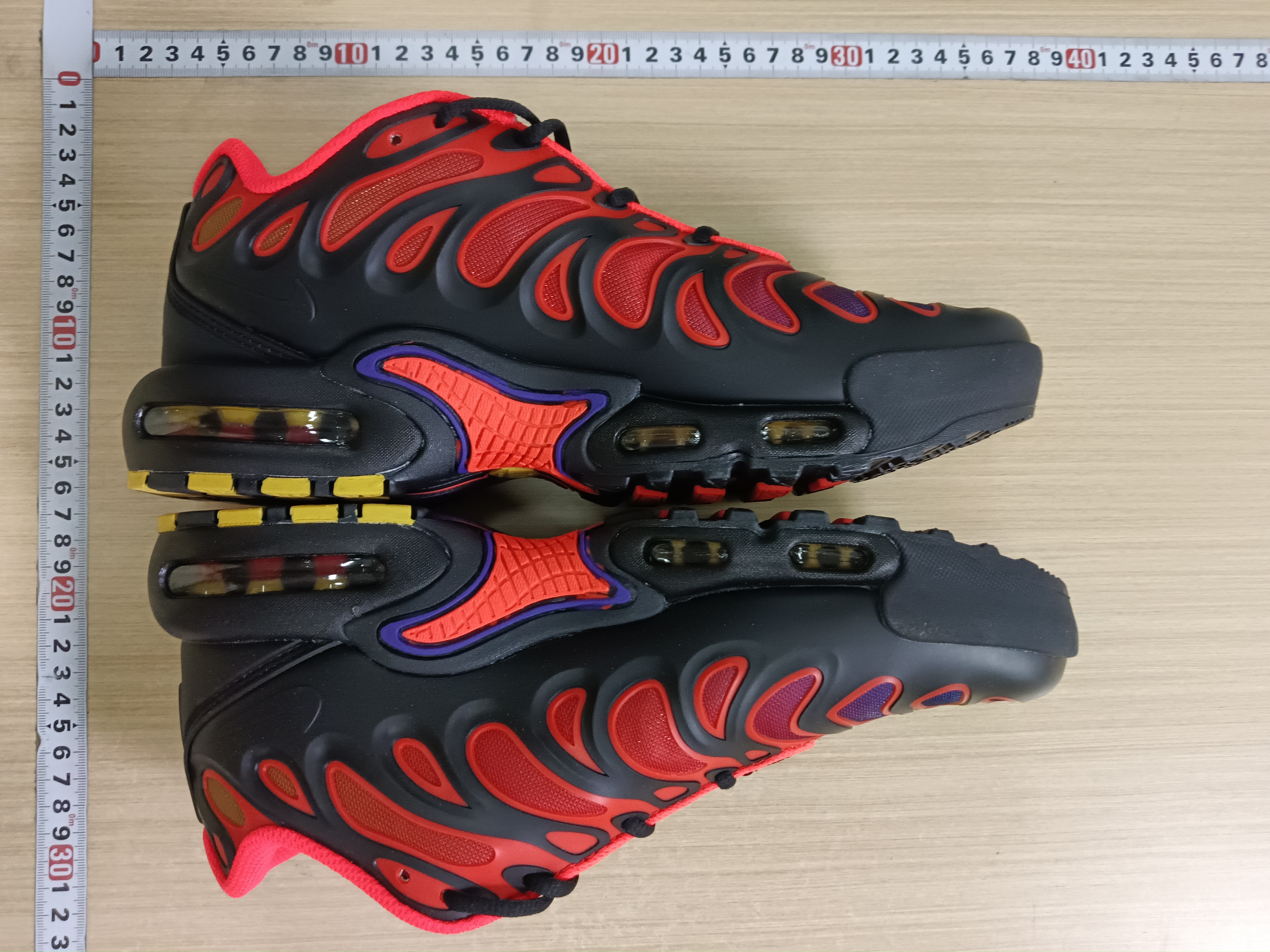 Nike Air Max Plus Drift - Bold Style, Comfortable Cushioning -9