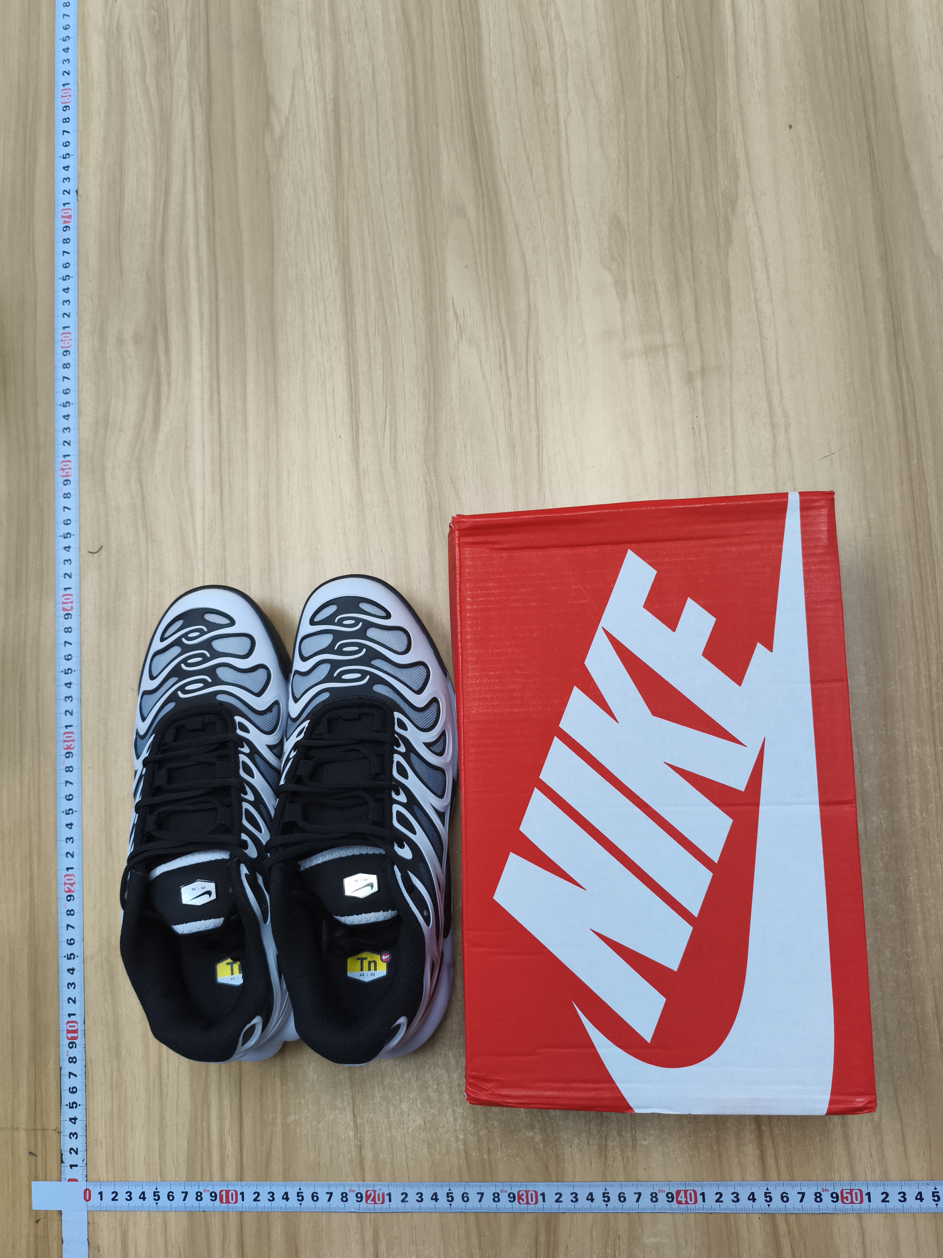 Nike Air Max Plus Drift - Bold Style, Comfortable Cushioning -10